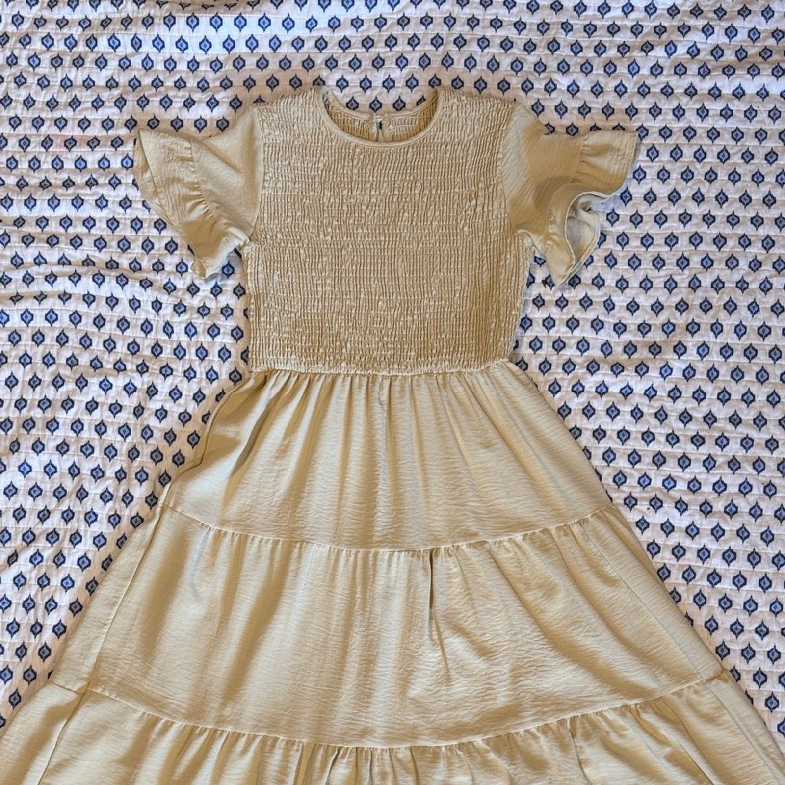 Elegant Tan cream smocked ruffled maxi dress Large no brand