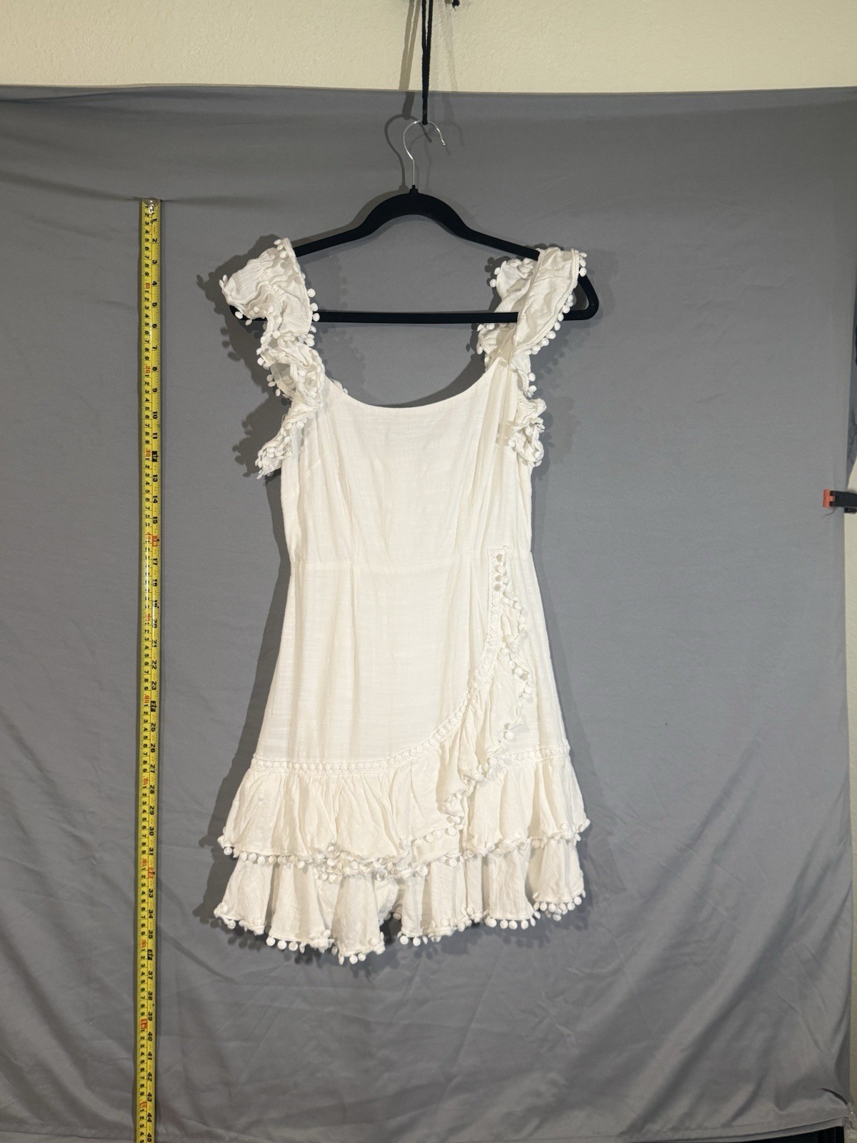 Selfie Leslie White Solid Mini Dress Sleeveless Ruffle Pom-Pom Zip Back S