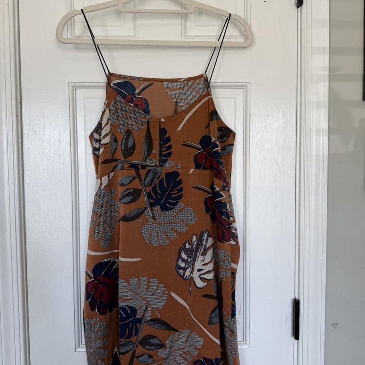 Lush brown/tan/navy floral/leaf pattern spaghetti strap dress size S polyester