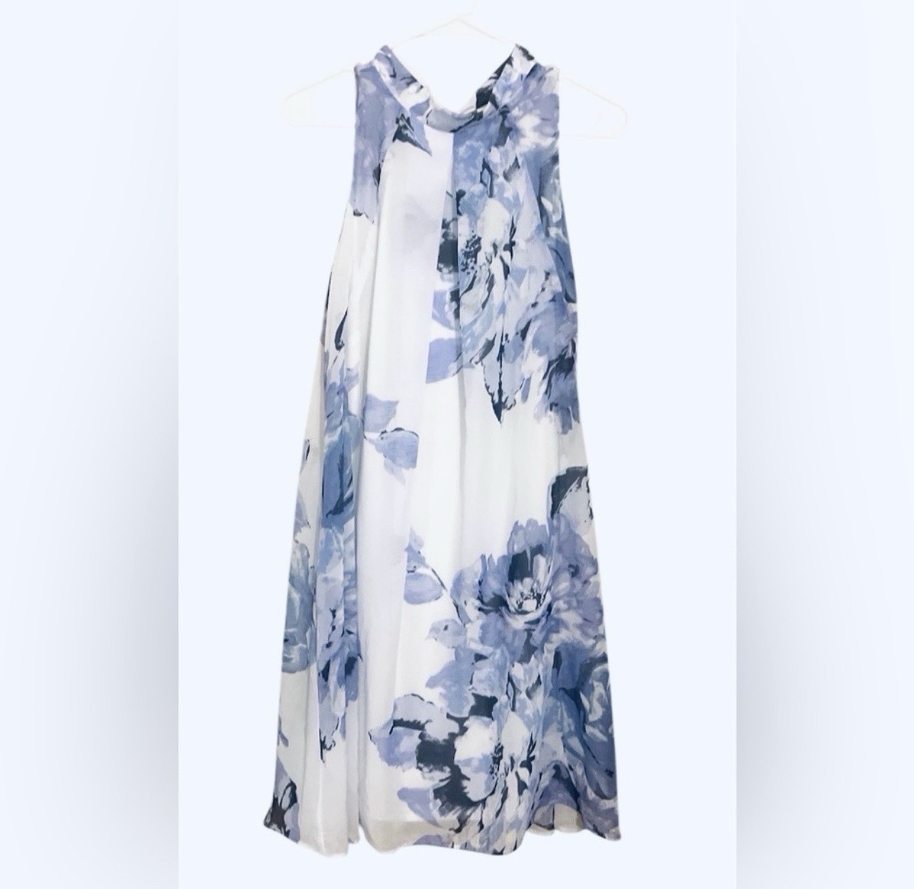 Bonito Vestido Floral Marca Robbie Bee En Color Blanco Y Purple Hecho Para Ti