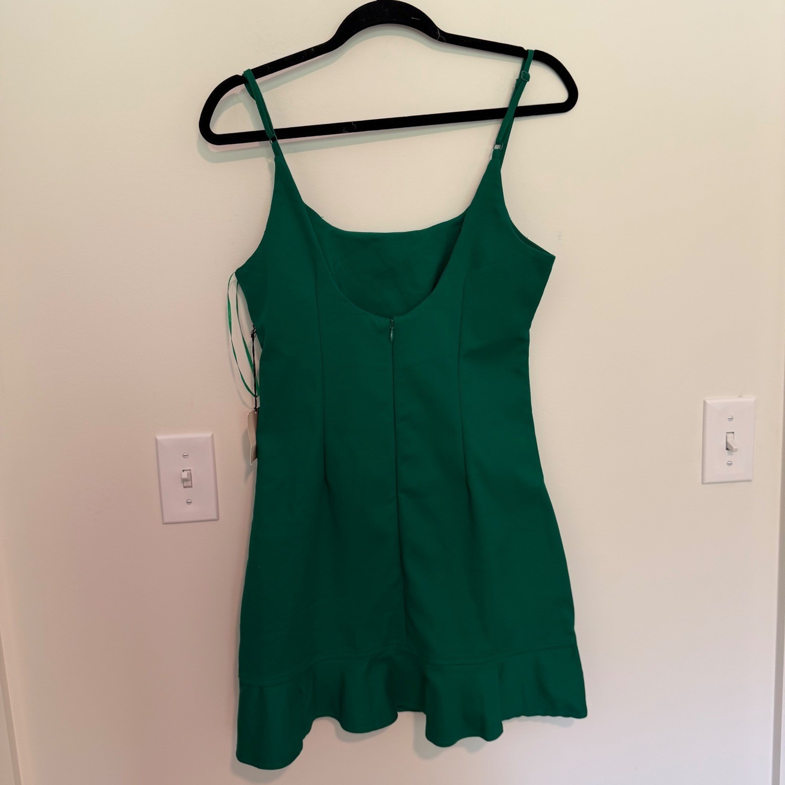 Superdown Emerald Green Ruffle Hem Mini Dress Adjustable Straps Size M NWT