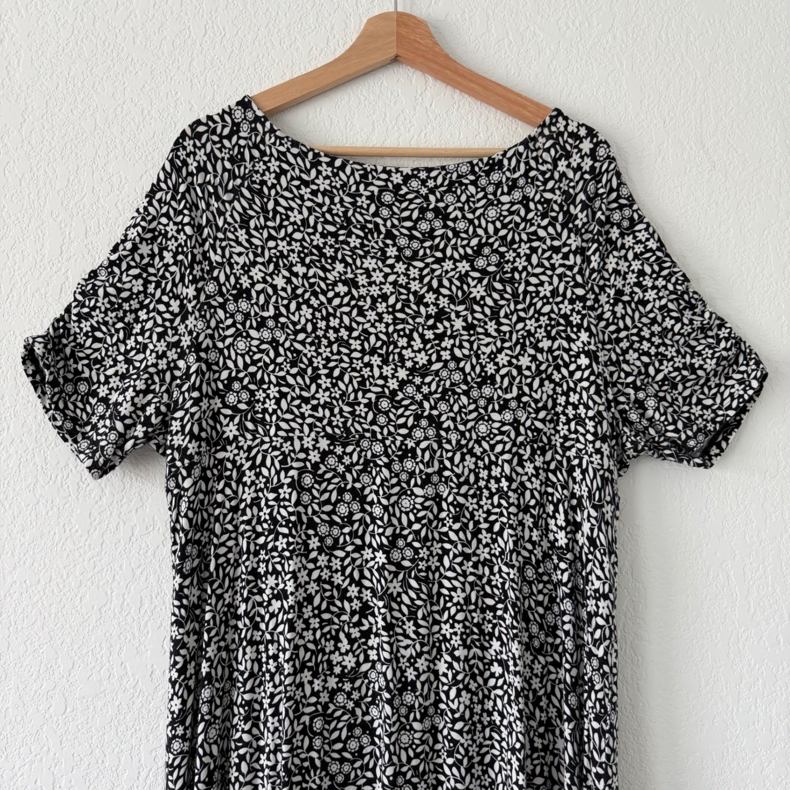 Boden Black White Floral Ruched V-Neck Midi Dress Womens US 16/18R Short Sleeve