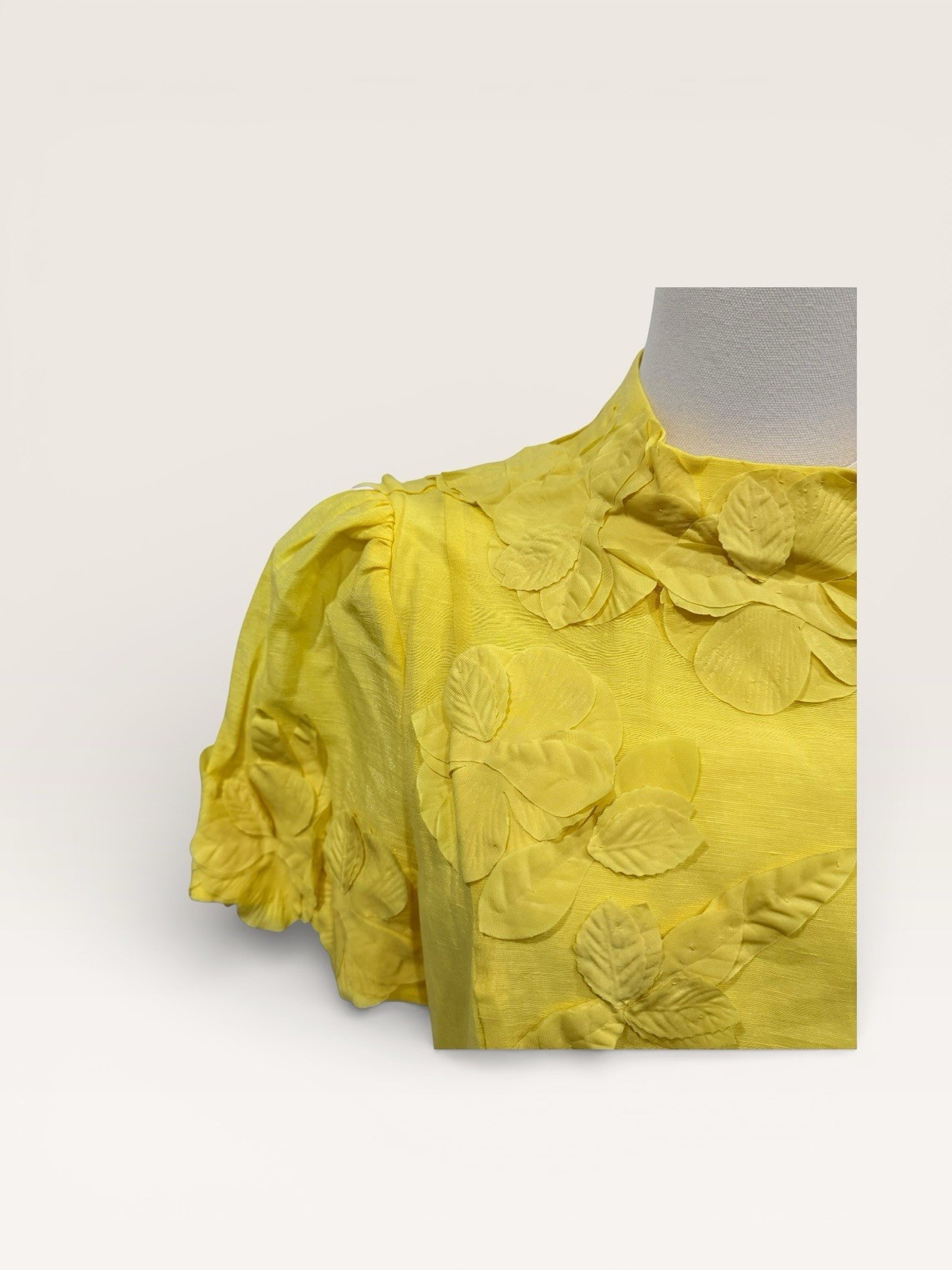 Antonio Melani SZ 8 Iris Linen Floral Appliqué Mockneck Dress Sunshine Yellow