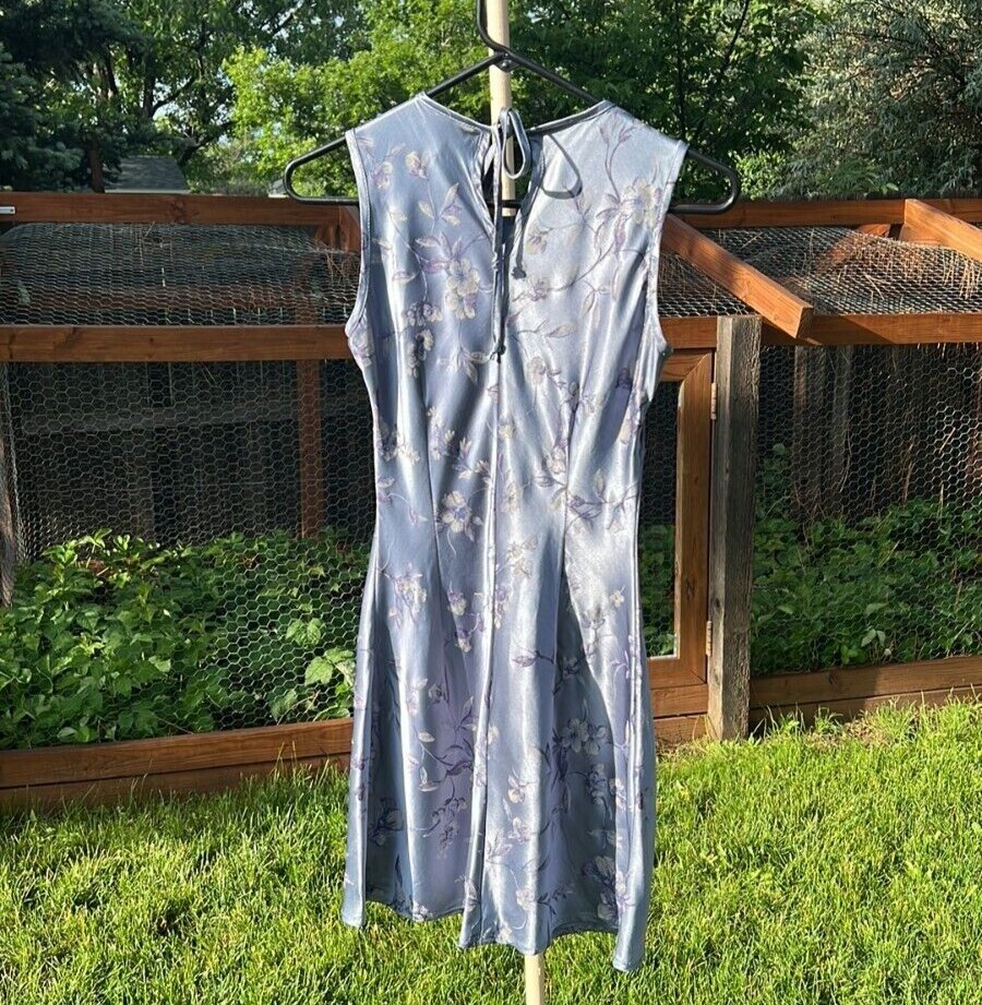 EUC 5•7•9 Lavender Floral Satin Dress • Size 3 Juniors