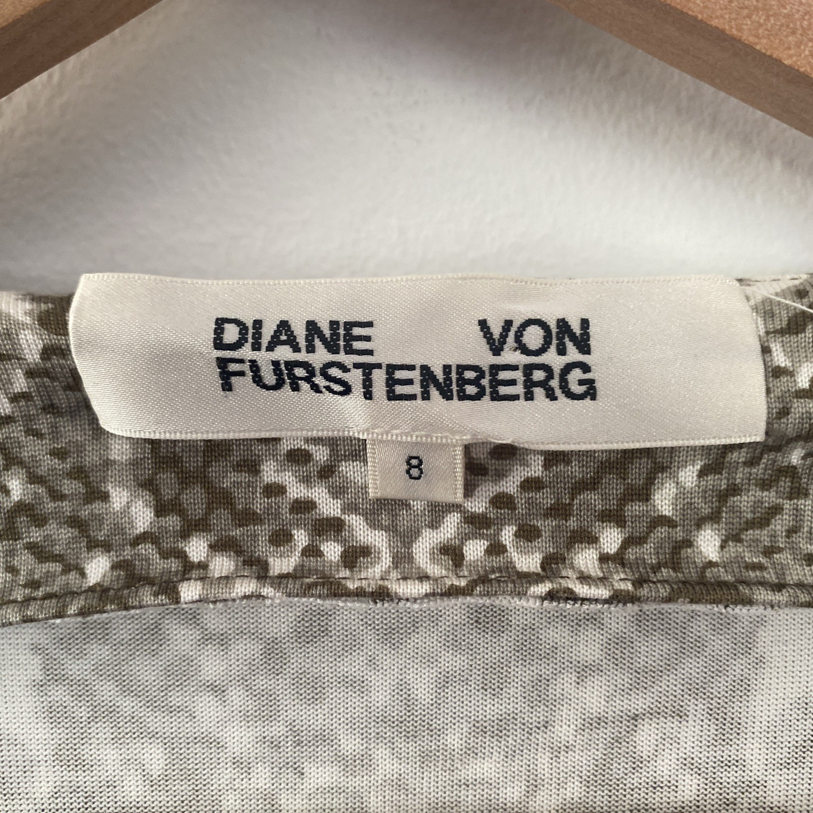 Diane von Furstenberg 100% Silk Jersey Wrap Dress Snake Python Print Size 8