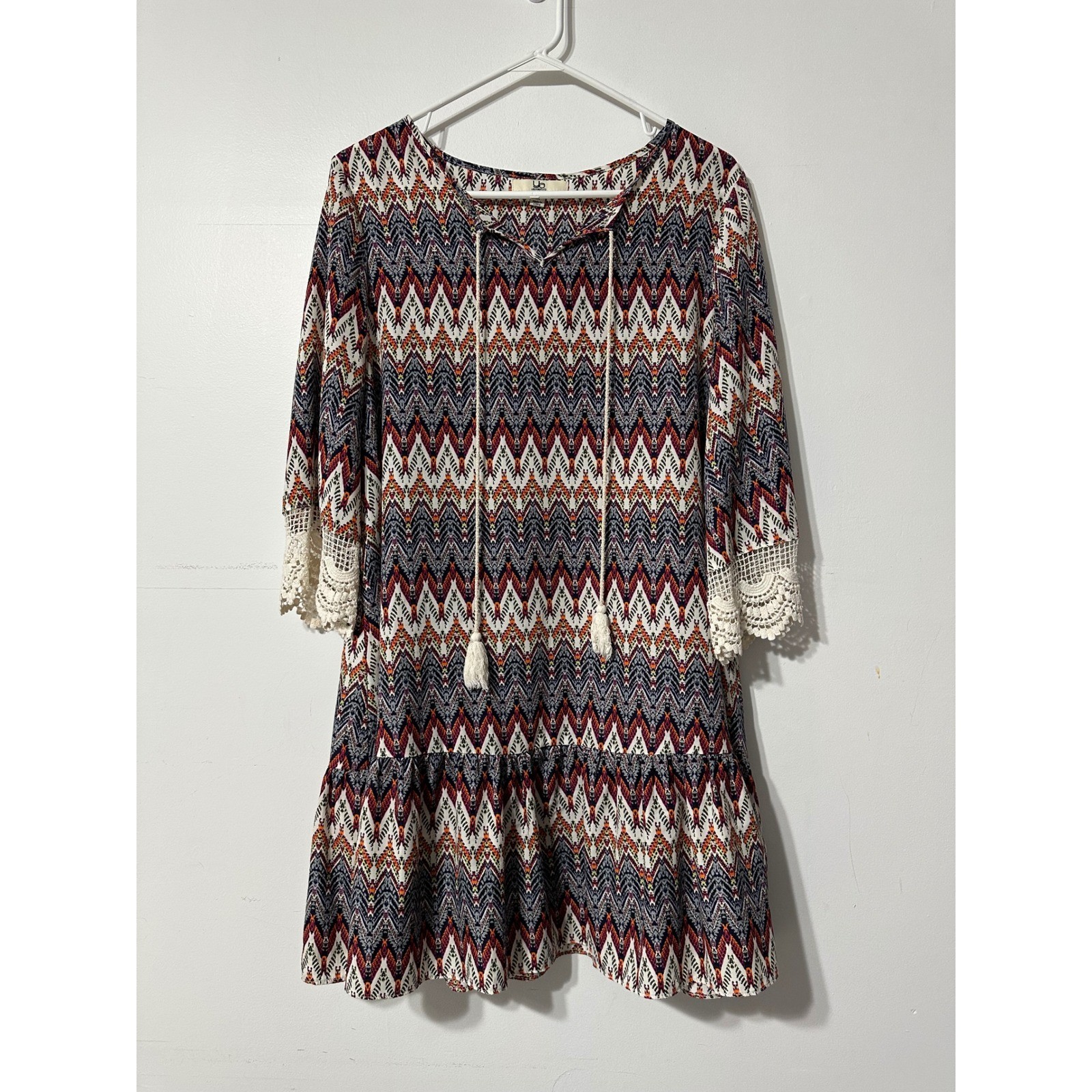 YA Los Angeles Dress Womens Med. Multicolor Chevron Boho Crochet Lace Tassel Tie