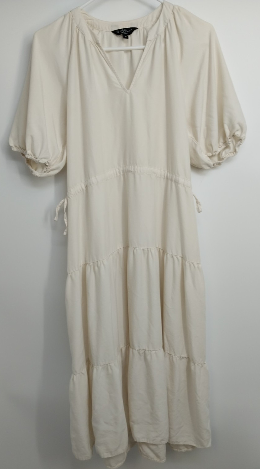 Velvet Heart Ivory Ruffle Hem Cinched Waist Dress Women’s Size M