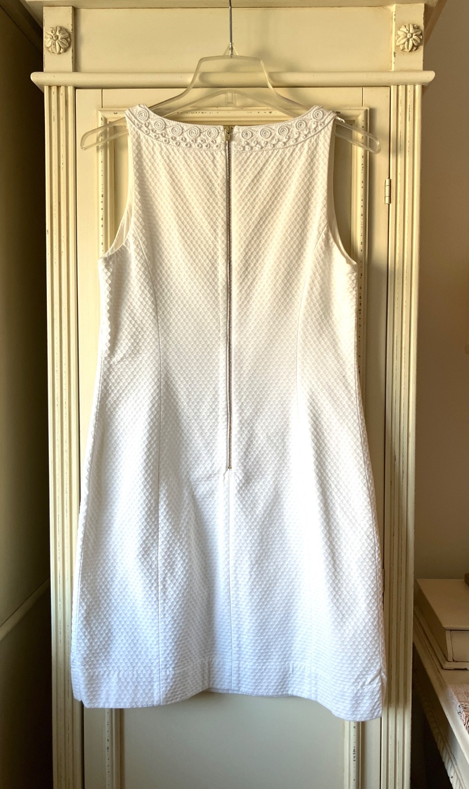 Lilly Pulitzer White Cotton Pique Shift Dress Embroidered Neck Sz2 Very Good Con