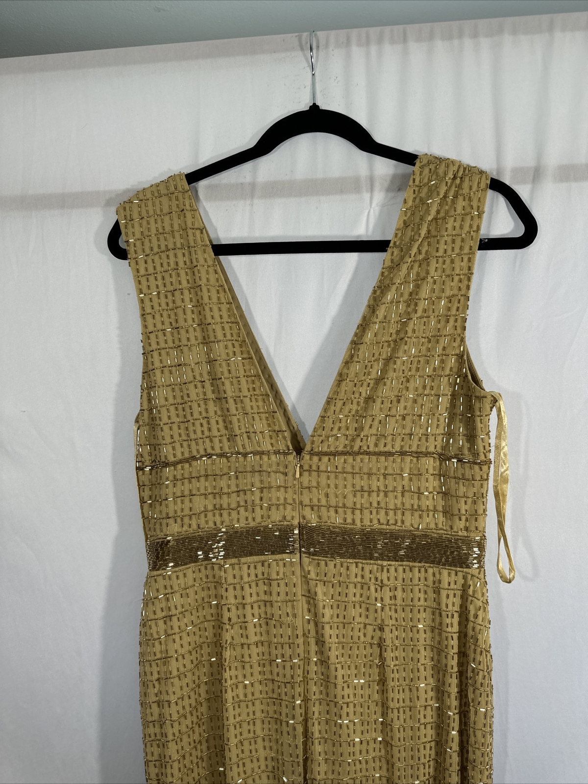 NWT $598 Mac Duggal [ 8 ] 5625 Beaded Cap Sleeve V Neck Column Gown Gold #G1605