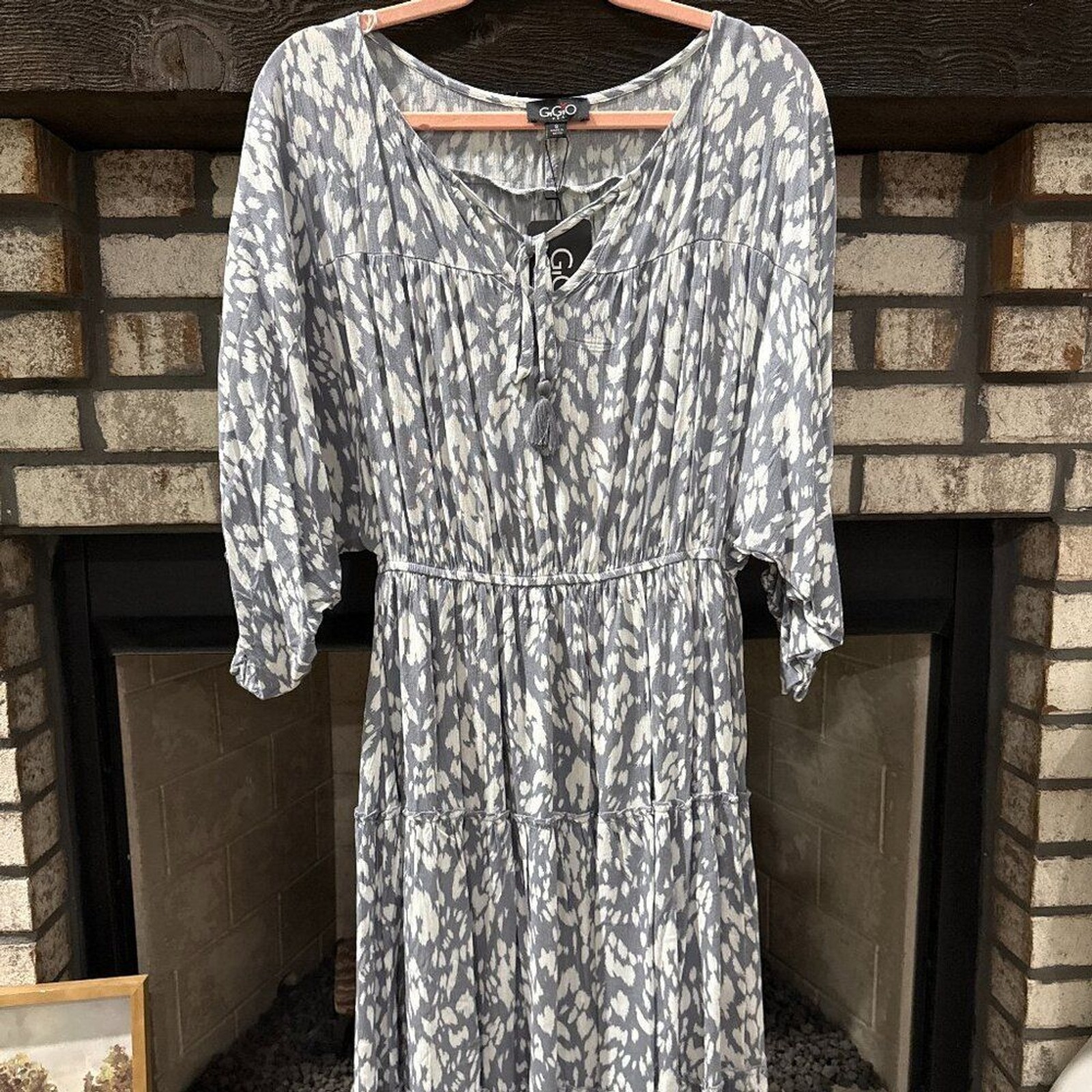 GiGio V-neck dress Small Gray NWT!