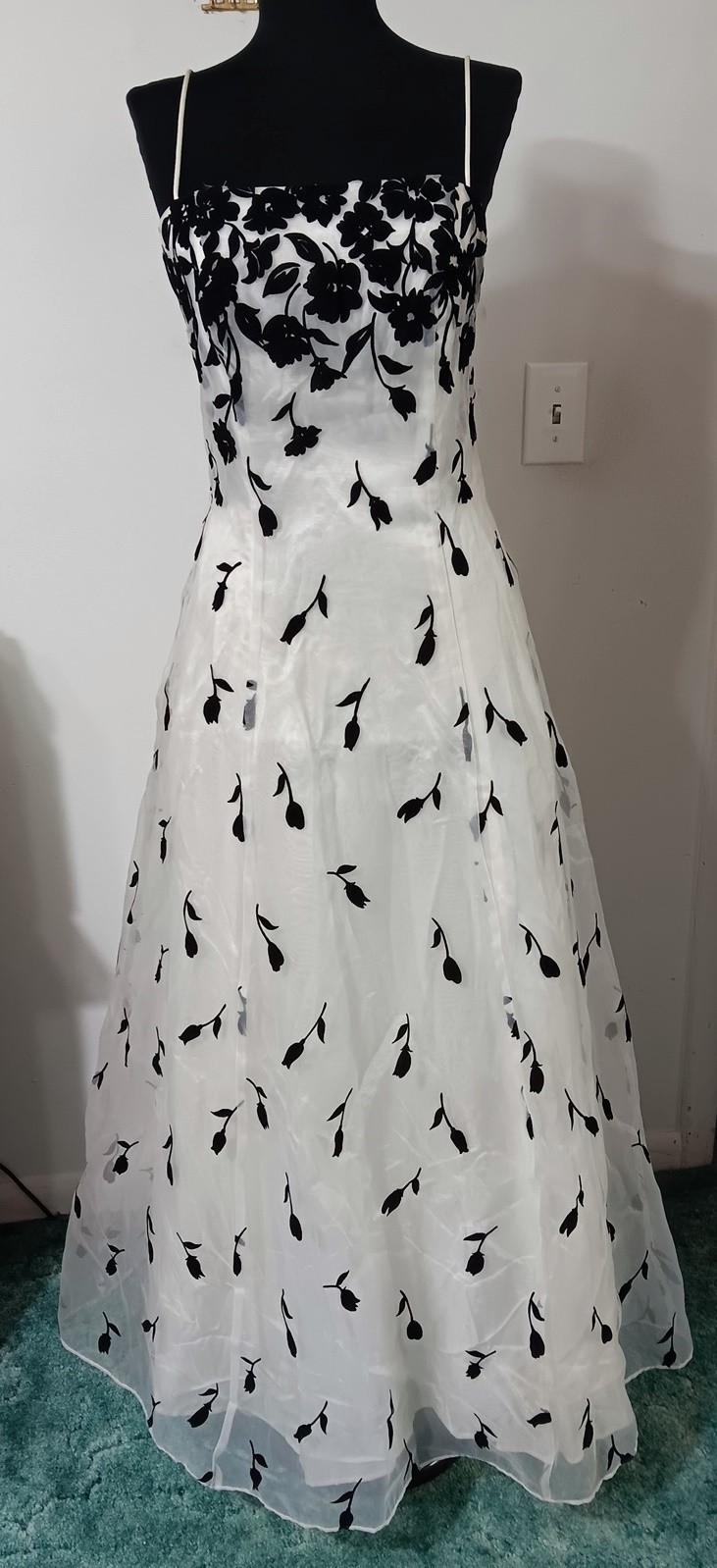 MASQUERADE 8 Prom Dress White Flocked Velvet Flowers Formal Gown Ballgown