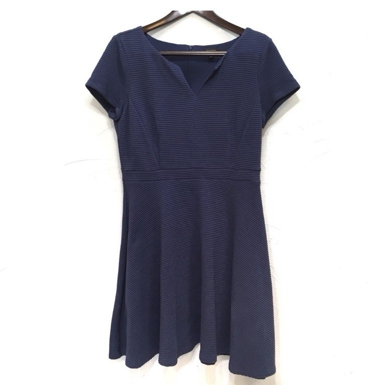 ANN TAYLOR NAVY BLUE TEXTURED FIT FLARE 12 WOMEN CLASSIC SHORT SLV VNECK DRESS