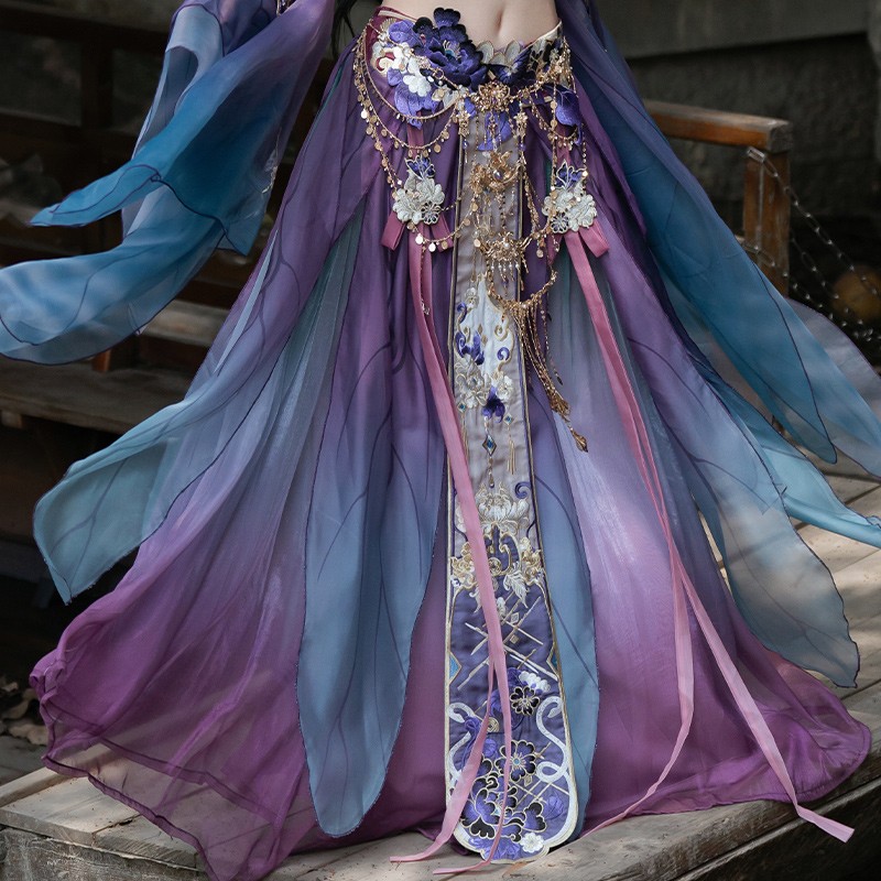 GU – Exotic Hanfu-Inspired Gradient Embroidered Bustier Set for Spring & Summer