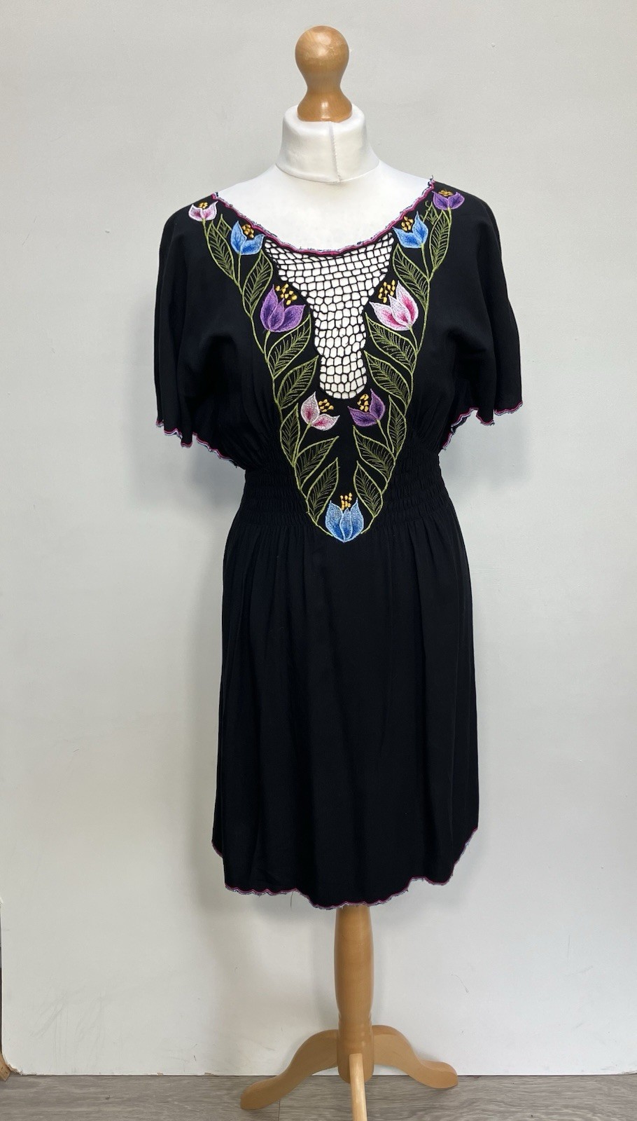 Sugarhill Boutique Dress Size UK 8 Black Floral Kaftan Cover Up Holiday Summer