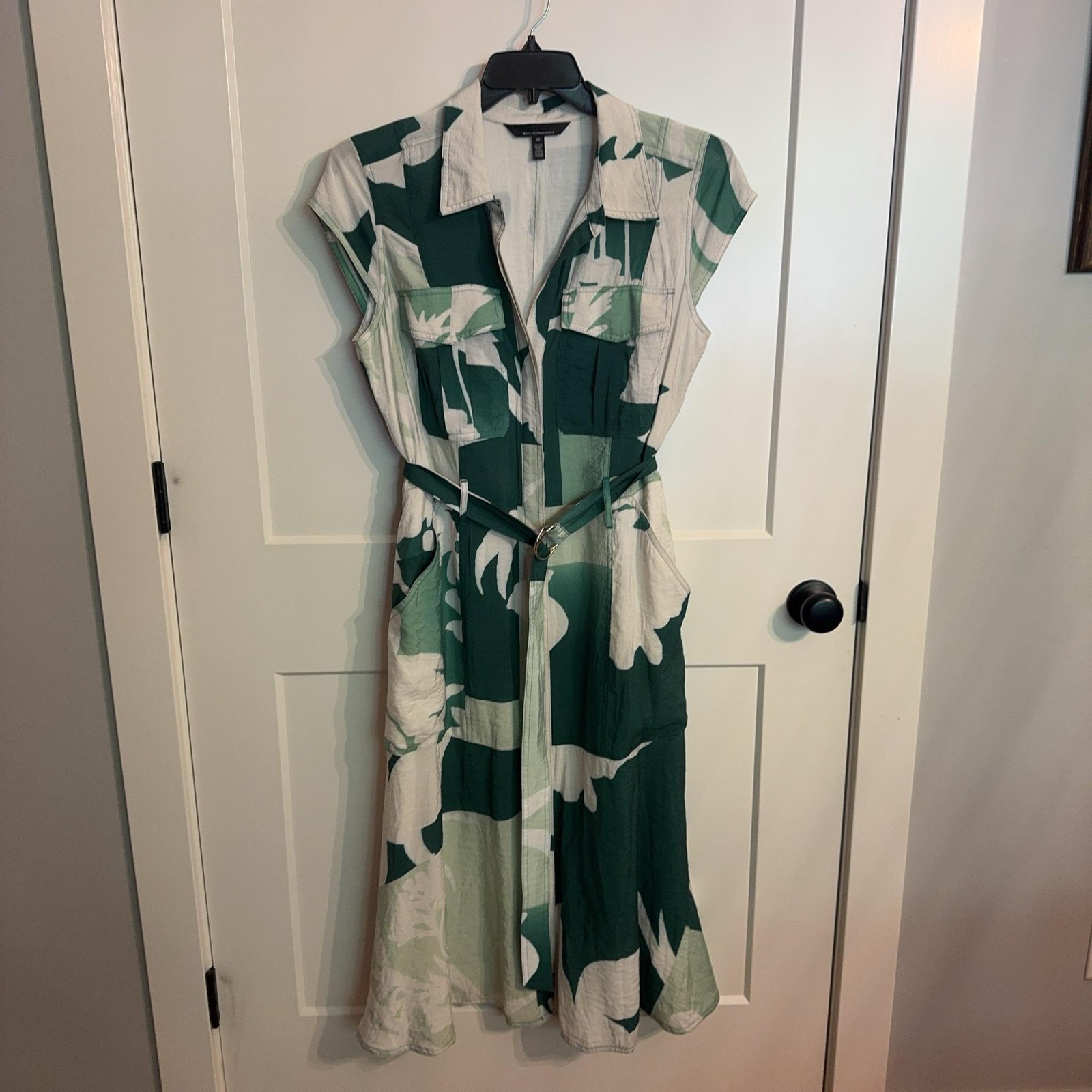 White House Black Market Shirt Dress Sz 14 Green Tropical Floral Midi Belted