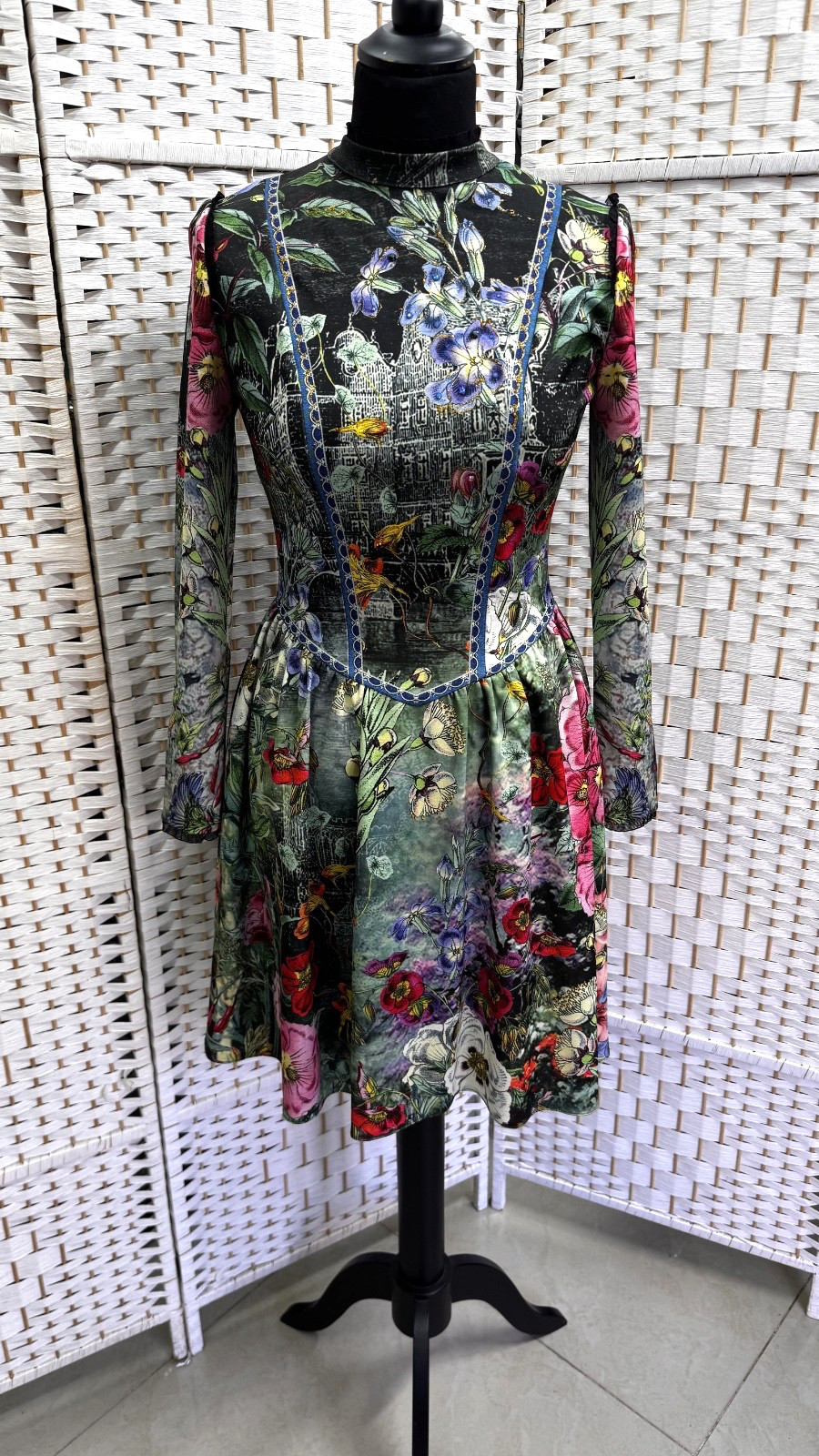 Michal Negrin Elegant Floral And Crystals Dress Size – 36 – NWT