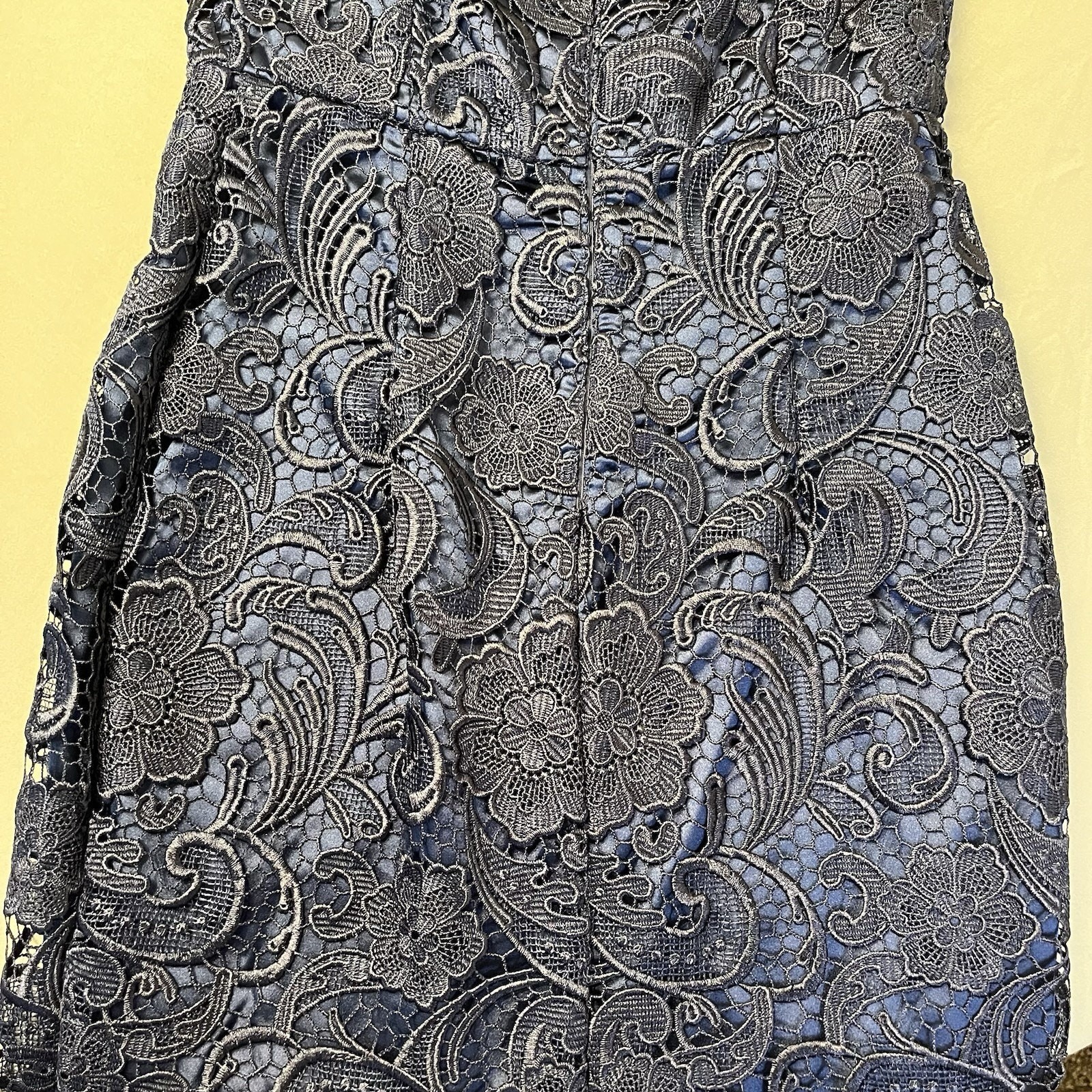 DECODE 1.8 Sheath Dress Sz 4 Womans Navy Blue Scalloped Floral Lace Cap Sleeve