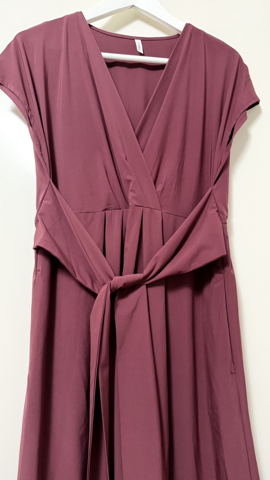 Halara dress Maroon/Wine/Burgundy Long With Pockets And Tie around Waist Medium