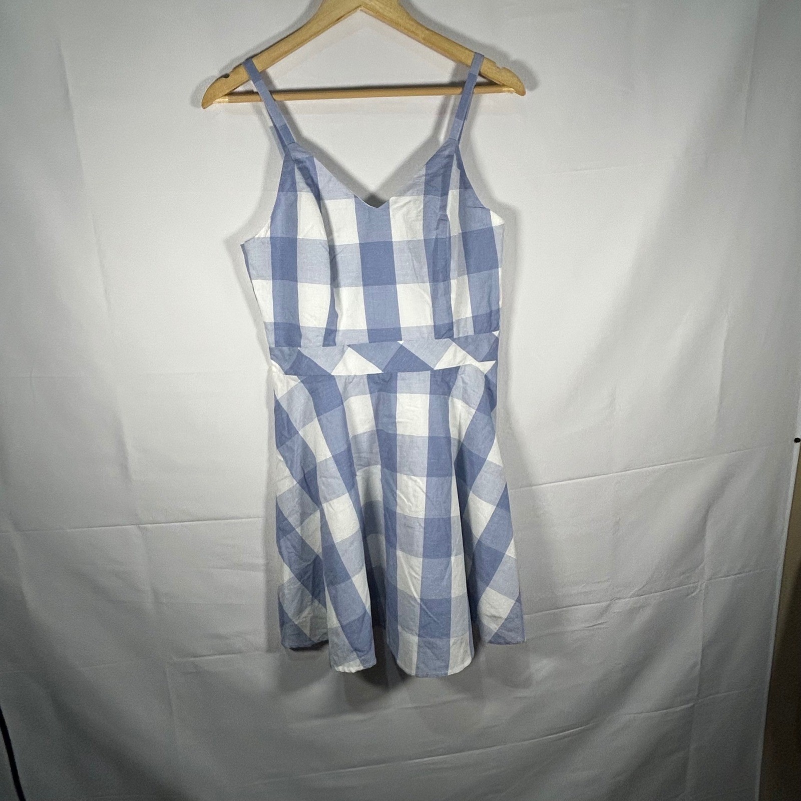 Copper Key Blue White Gingham Plaid with specks of pink and green Dress size M