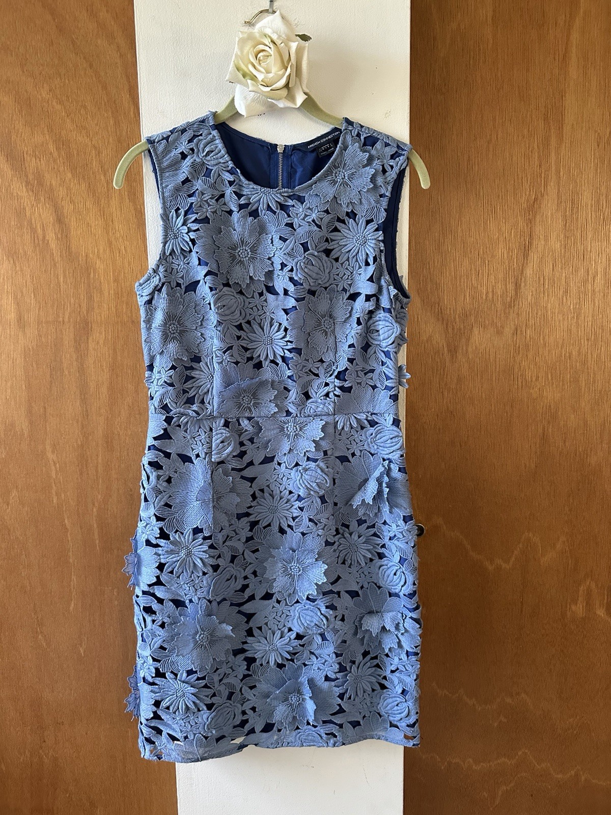 French Connection Women’s Floral Applique Sleeveless Sheath Dress Blue Size 6