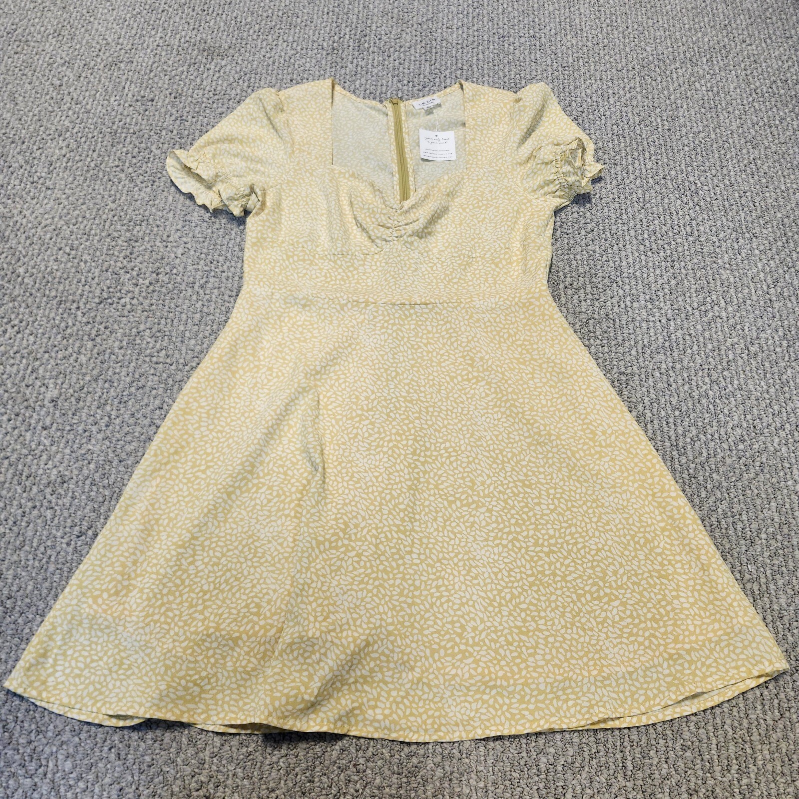 LE LIS COLLECTION Yellow and White Patterned Short Sleeve Dress Size Large NWT