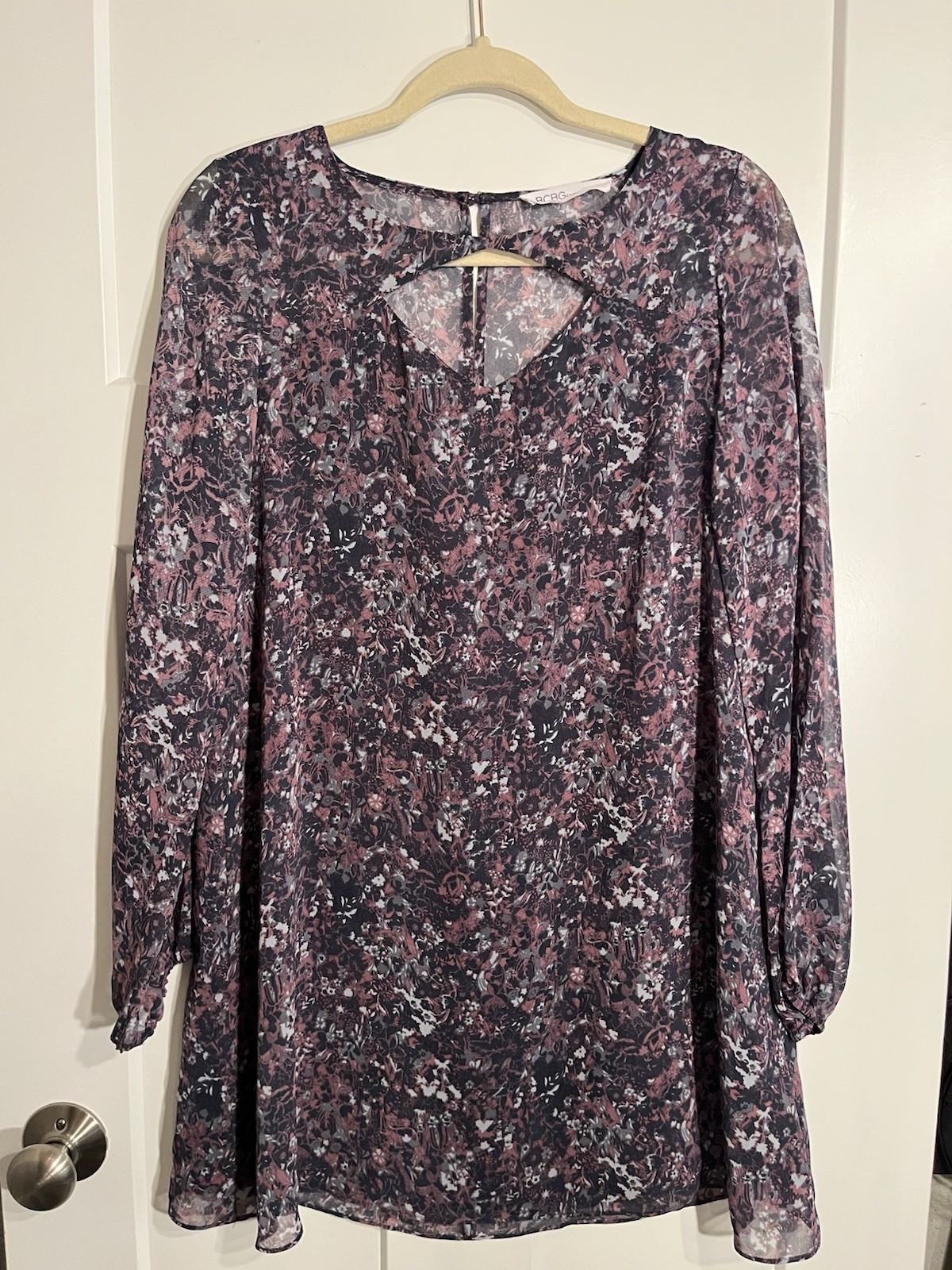 BCBGeneration Chiffon Floral Keyhole Long Sleeve Shift Dress Purple Black Small
