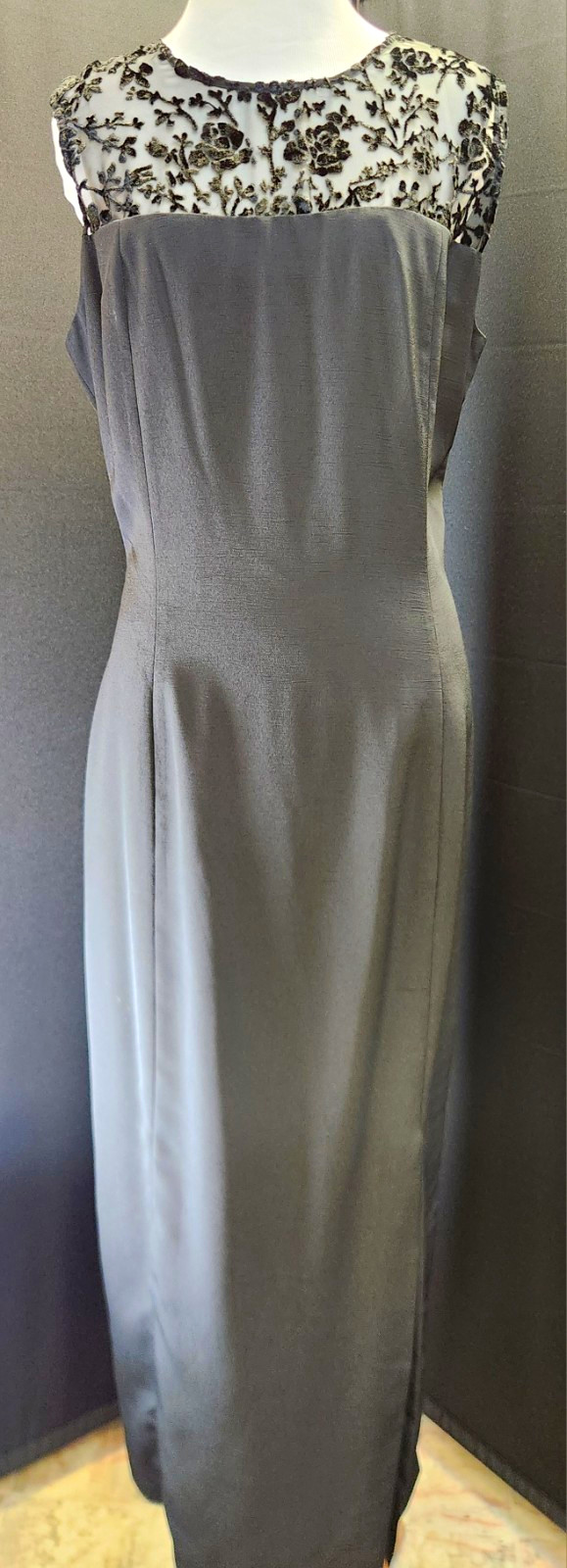 Cremieux Women’s Size 16 Gray Sheath Long Velvet Floral Dress Mesh Yoke Buttons