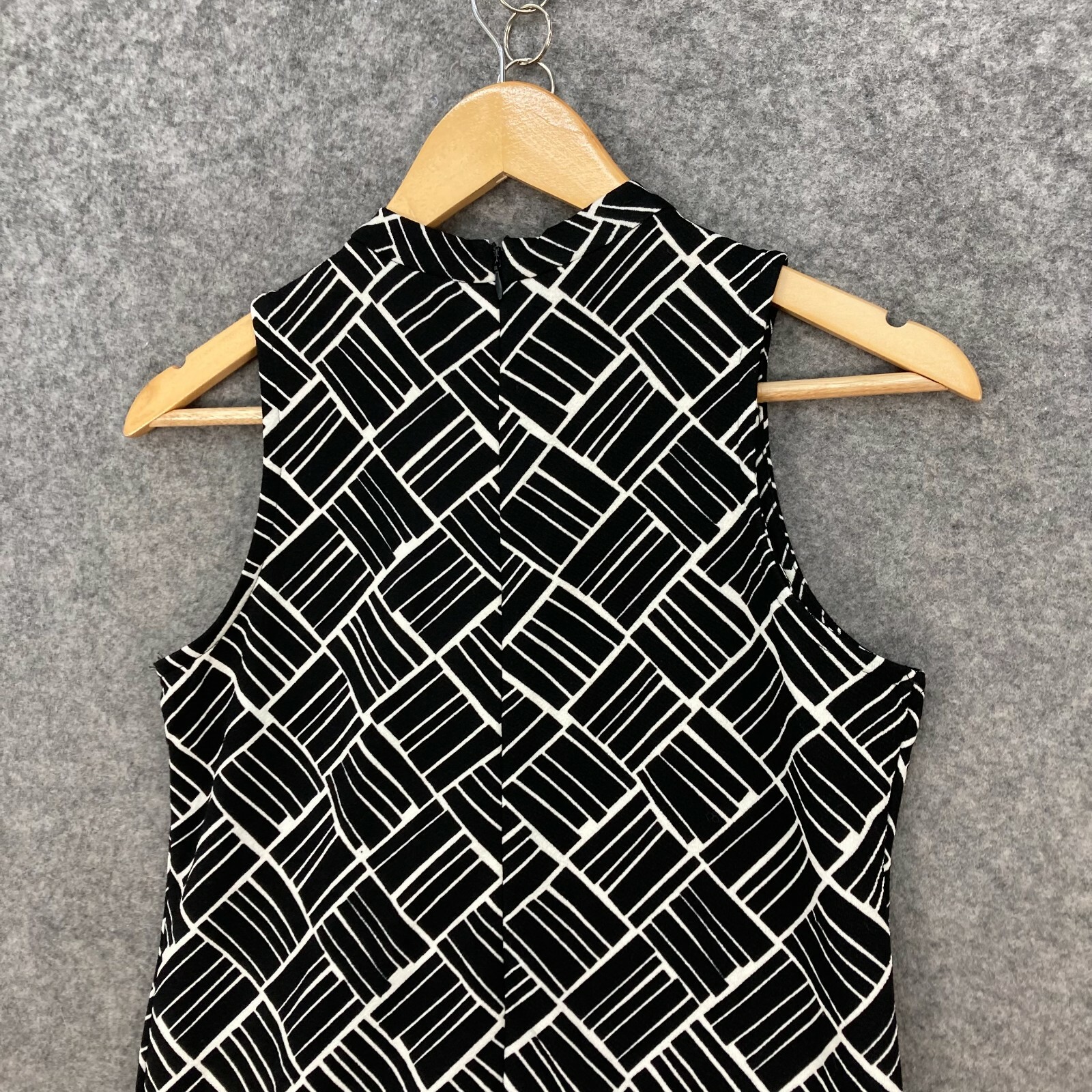 Izabel London Womens Dress Size 8 Black White Geometric Sleeveless Shift 25003