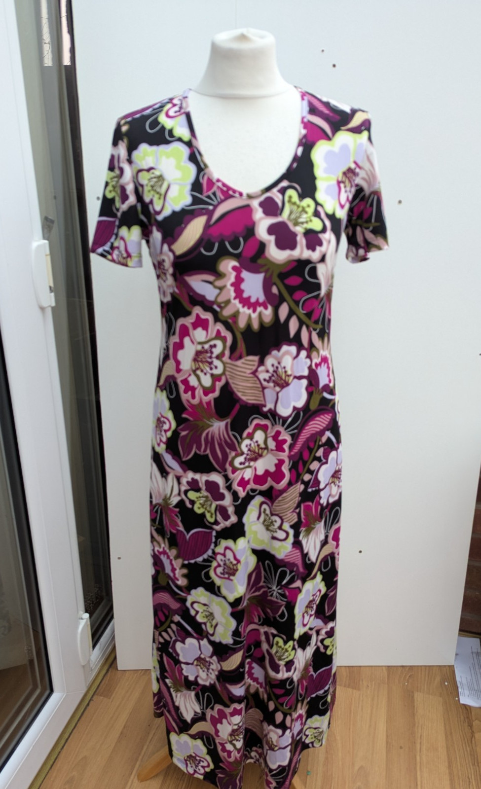 Kim & Co Midi Dress Short Sleeves Floral Printed Brazil Jersey New Size Small