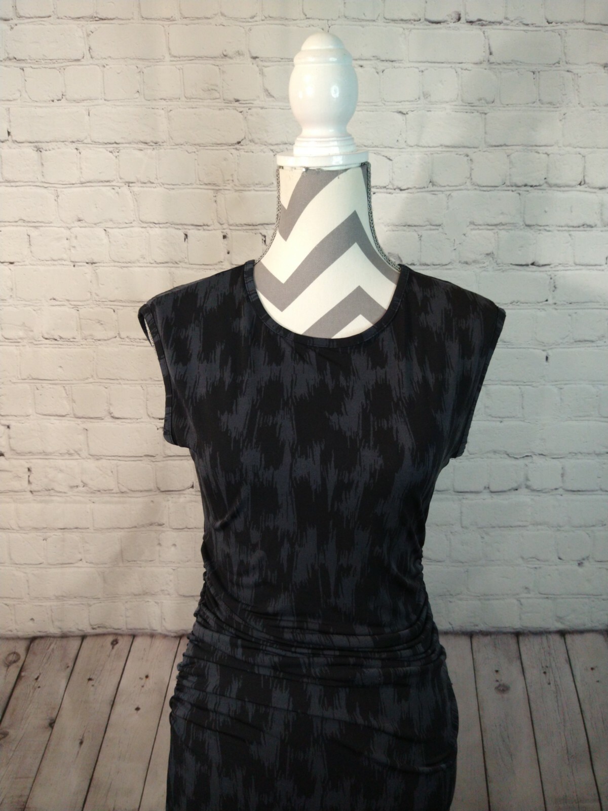 Black & navy blue BANANA REPUBLIC side rouching TUBE DRESS – sz XS / barely worn