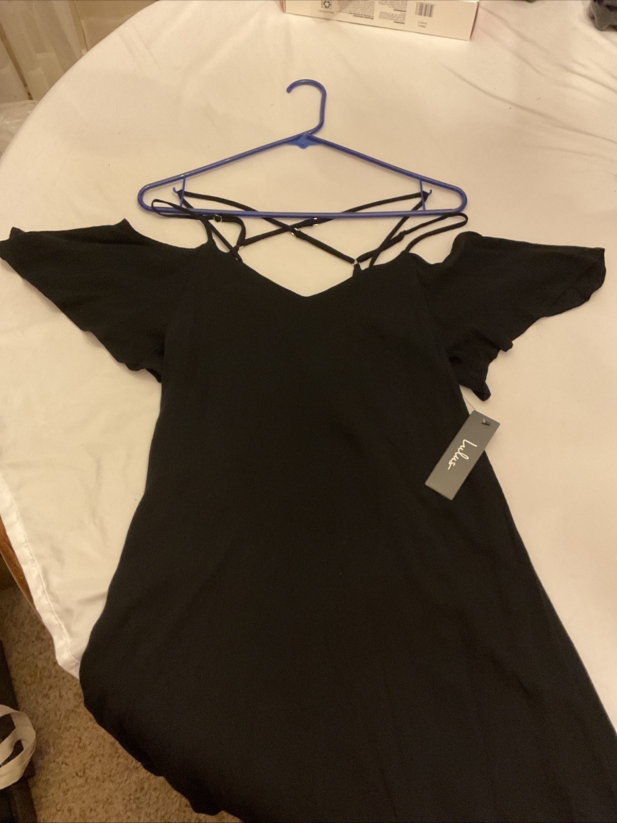 Lulus “Afterglow” Black Scrappy Cold-Shoulder Shift Dress XS