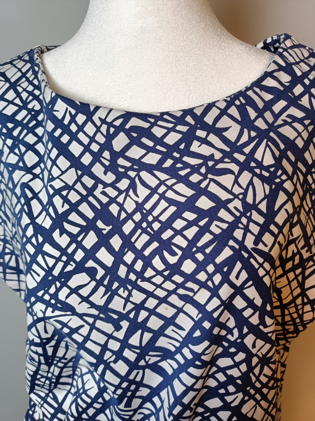 J. McLaughlin XL Knit Midi Dress Blue & White Geometric Print Side Rouching