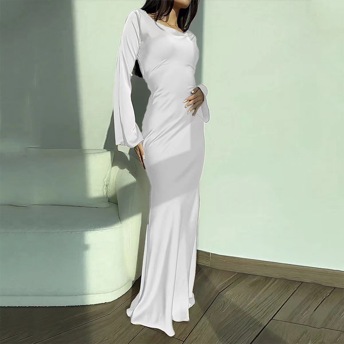 Solid color round neck long sleeved lace up waist dress