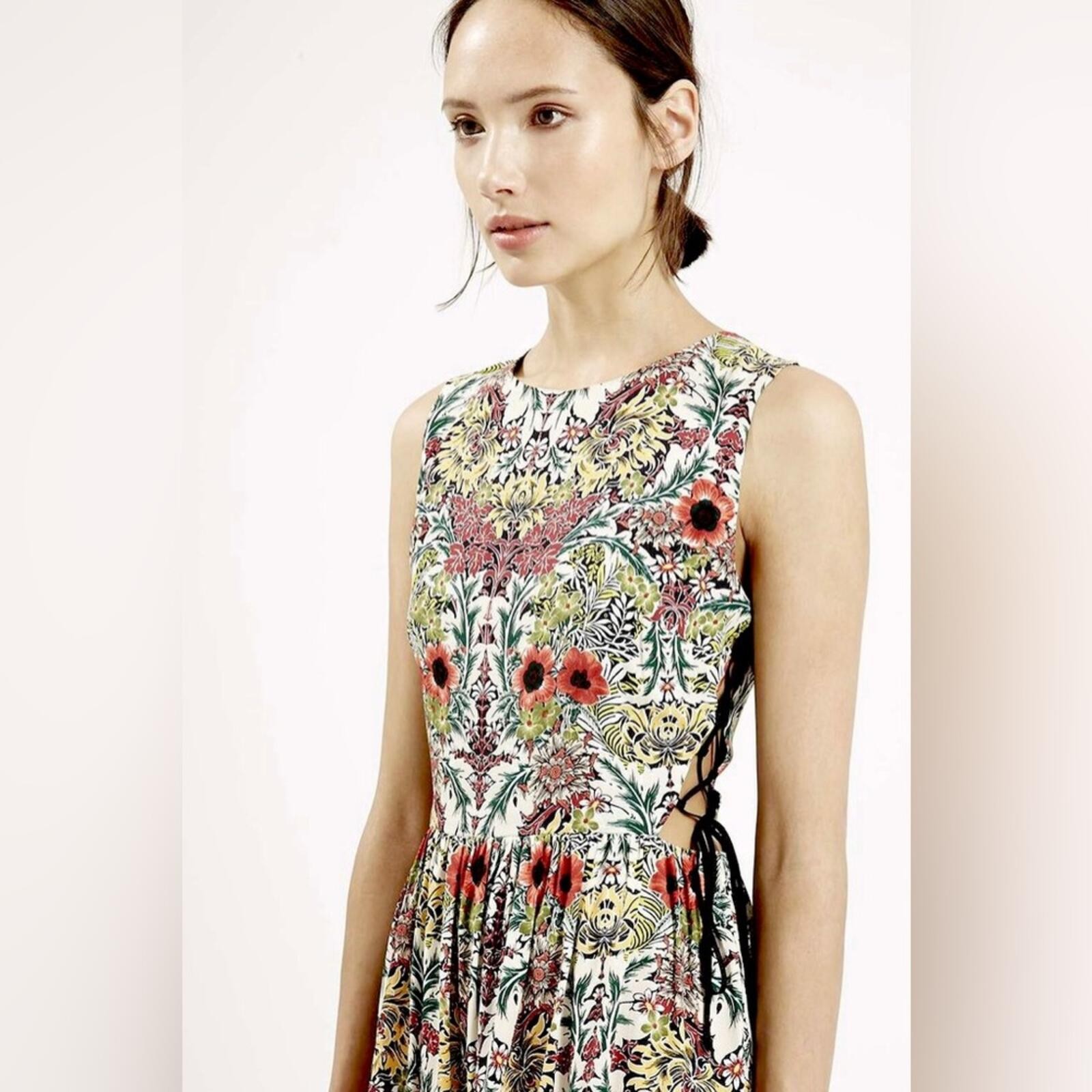 TOPSHOP Garden Floral Print Boho Peekaboo Sides Black Lace-Up Sleeveless Dress