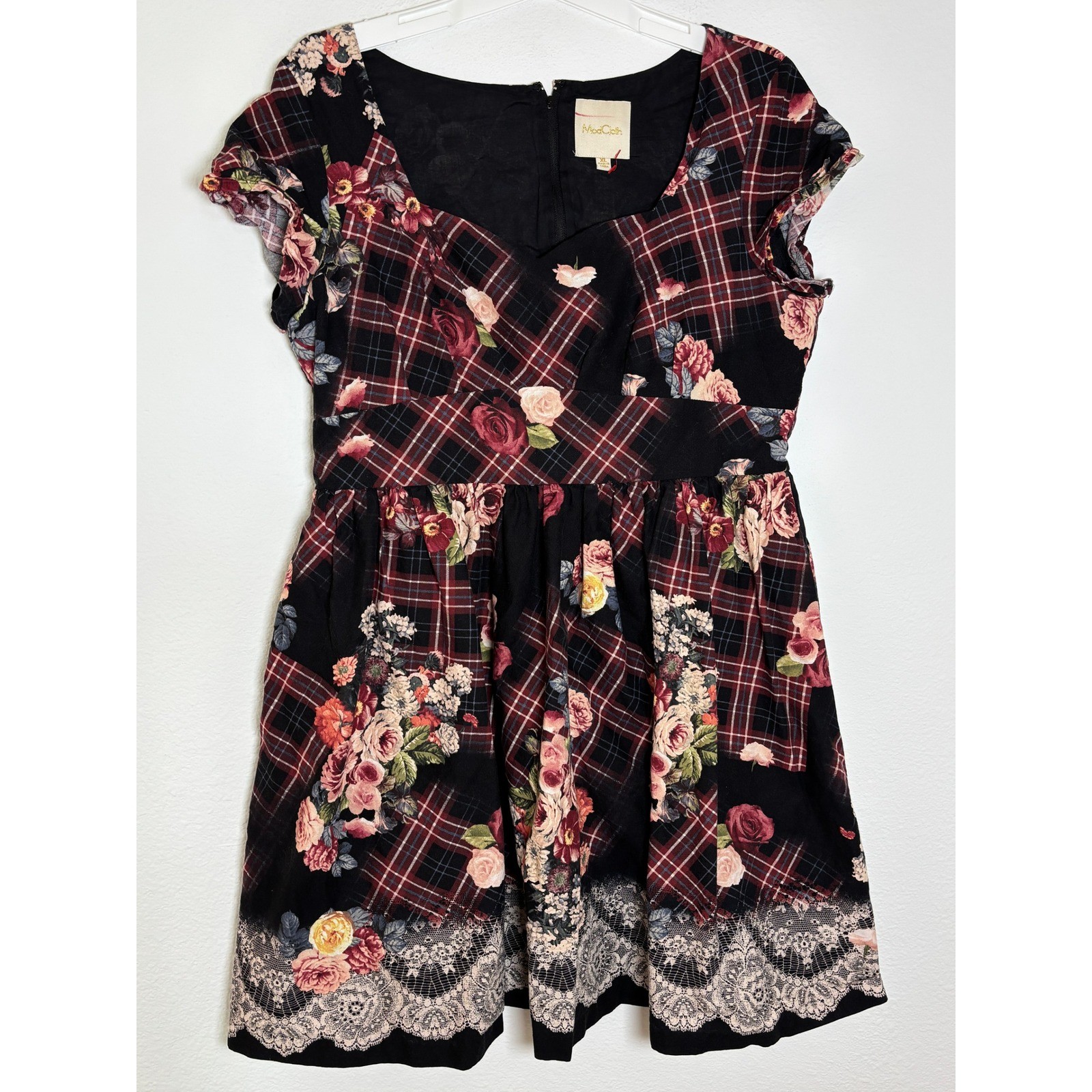 ModCloth Plaid Floral Lace Hem Fit & Flare Dress XL Black Red Sweetheart Neck