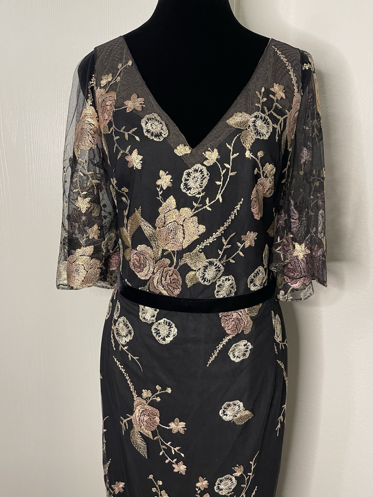 Marchesa Notte Floral Embroidered Gown Black Gold Pink Sheer Cape Sleeve Size 10