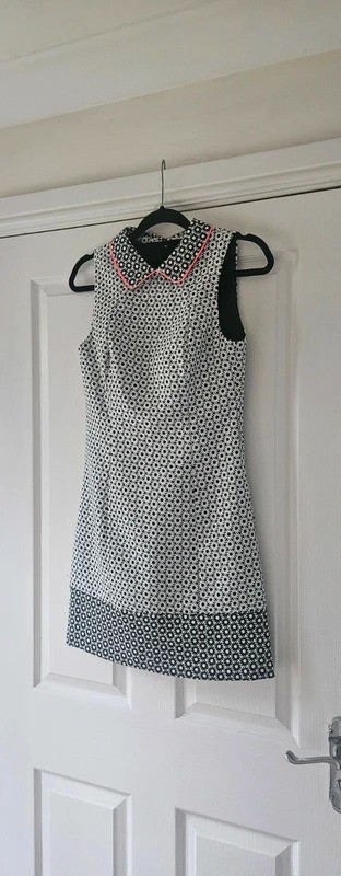 Miss selfridge shift pencil dress size 8 black white daisies
