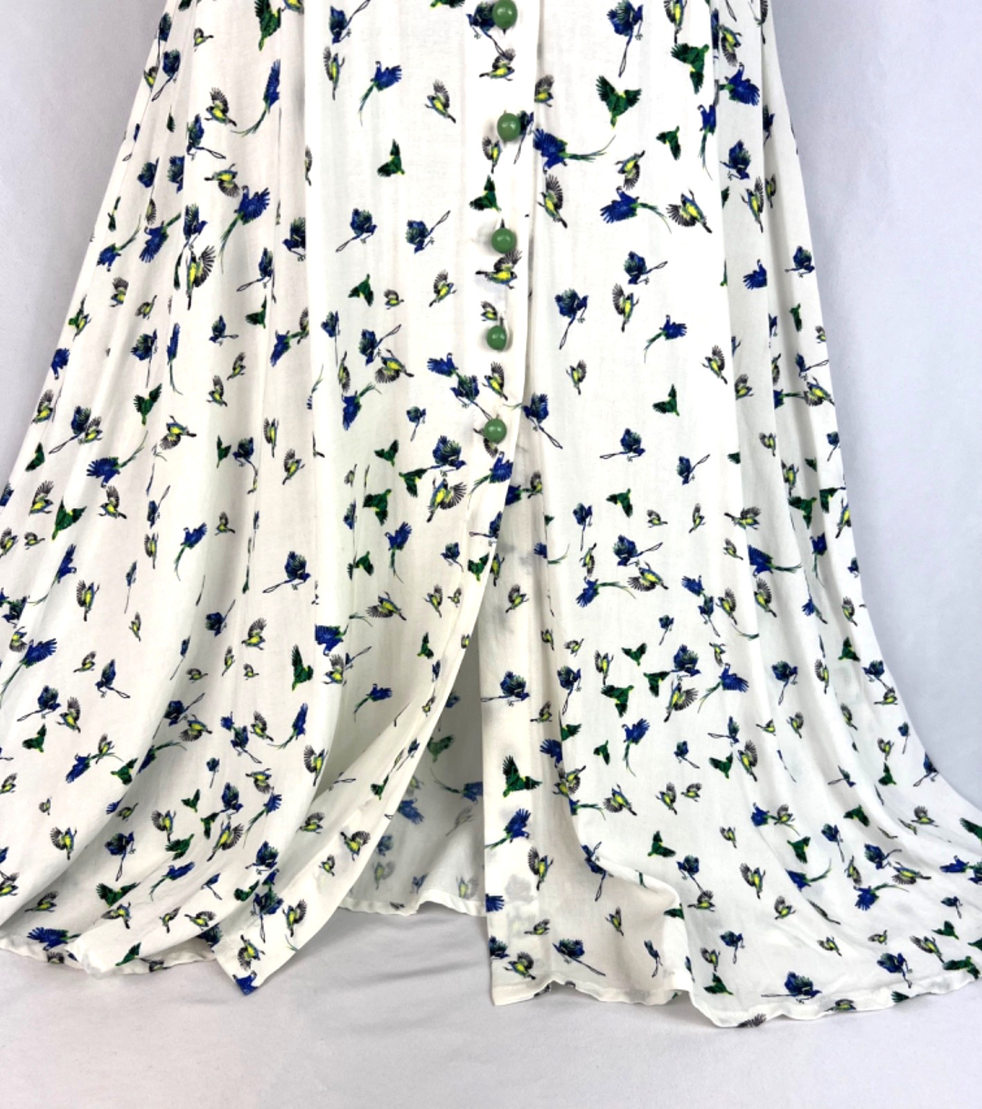 MIDINETTE Dress S? White/Blue Birds Cap Sleeves Stand-up Collar Half Dome Button