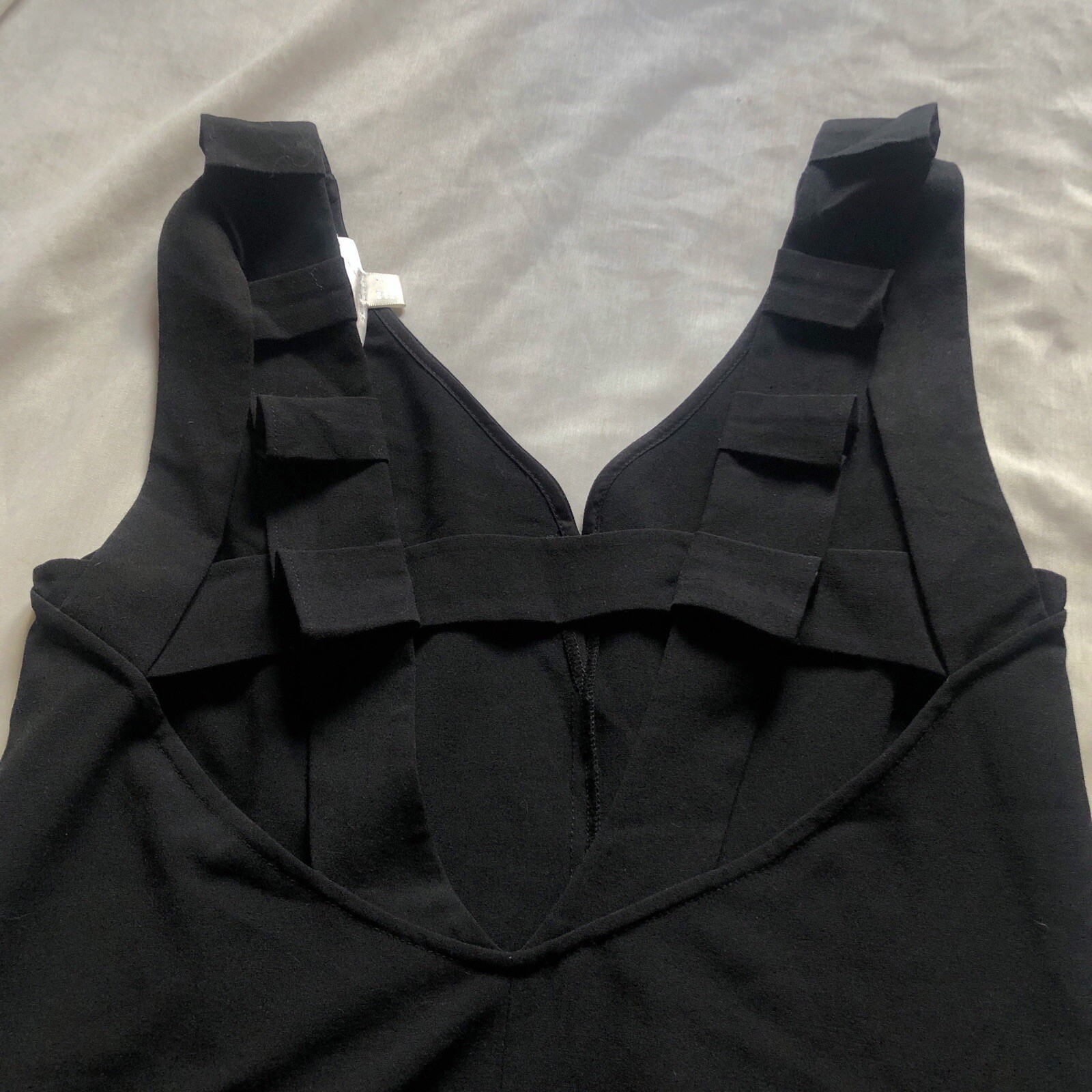 See U Soon Black Pleated Strap Back Cutout Sleeveless Shift Dress Size Small