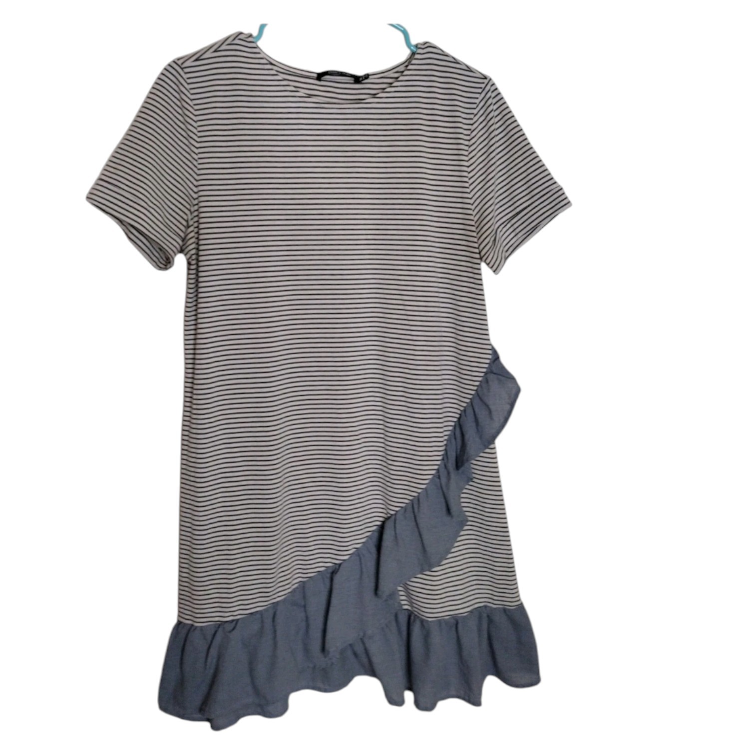 Doe + Rae Dress Women’s Medium Grey White Striped Denim Scalloped Knit
