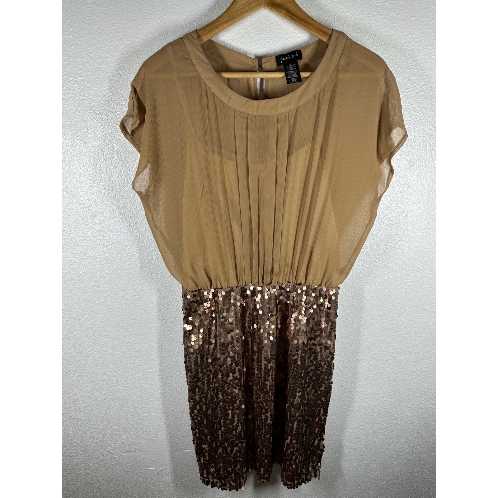 Joei & I Dress Womens Medium Tan Sequined Skirt Chiffon Pleated Cocktail Mini