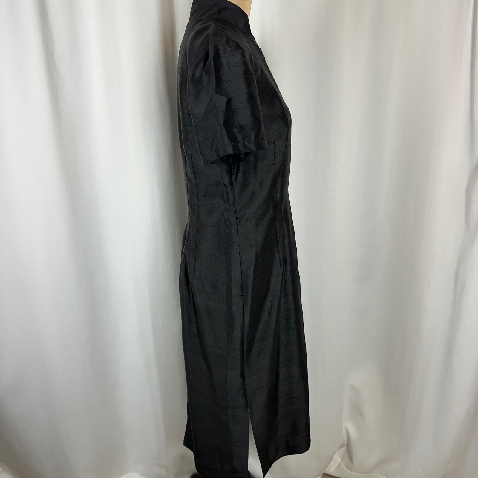 Dana Buchman Size 8 Black Silk Mandarin Collar Zip Sheath Dress