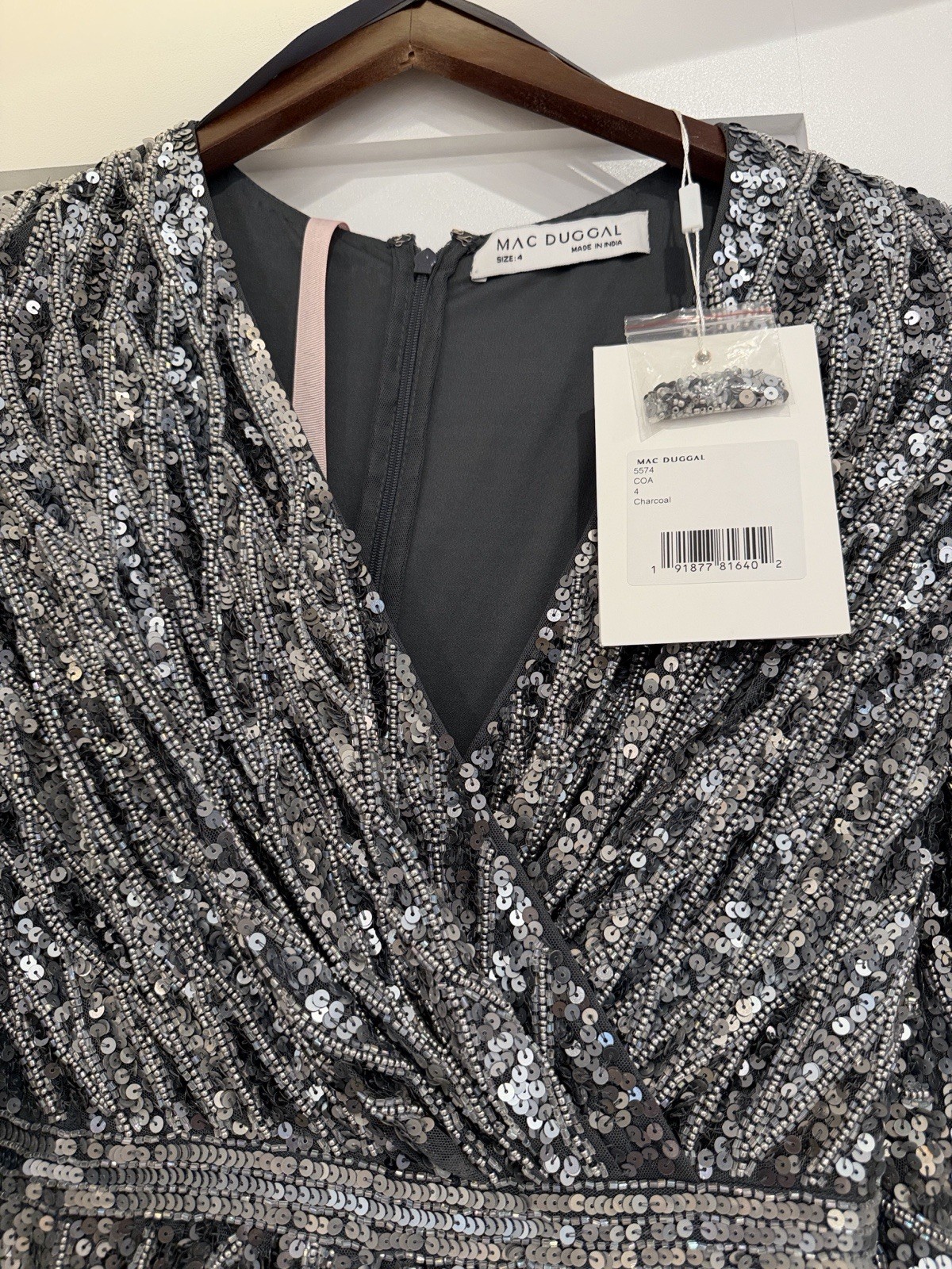 Mac Duggal Womens Size 4 Charcoal Sequin V-Neck Long Sleeve Midi Sheath
