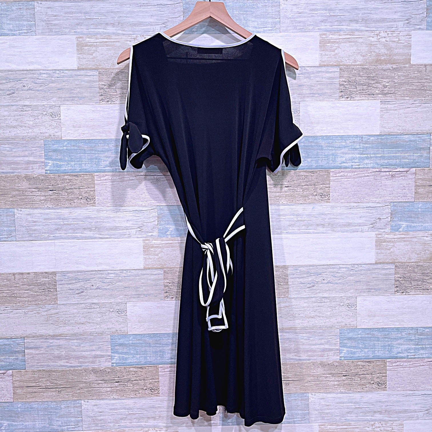 ADRIENNE VITTADINI Tipped Tie Wrap Dress Black White Jersey Career Womens Small
