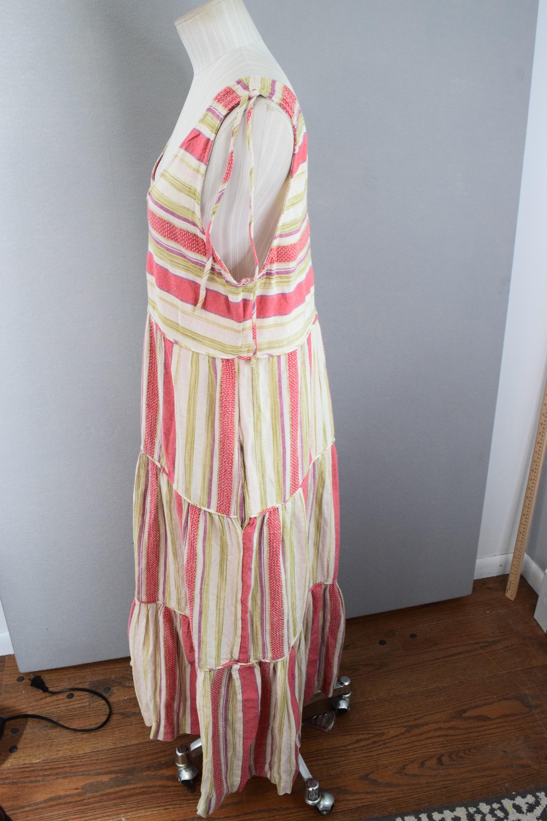 Faherty Lanai Tiered Dress Womens Medium Red Pink Green Striped Organic Cotton