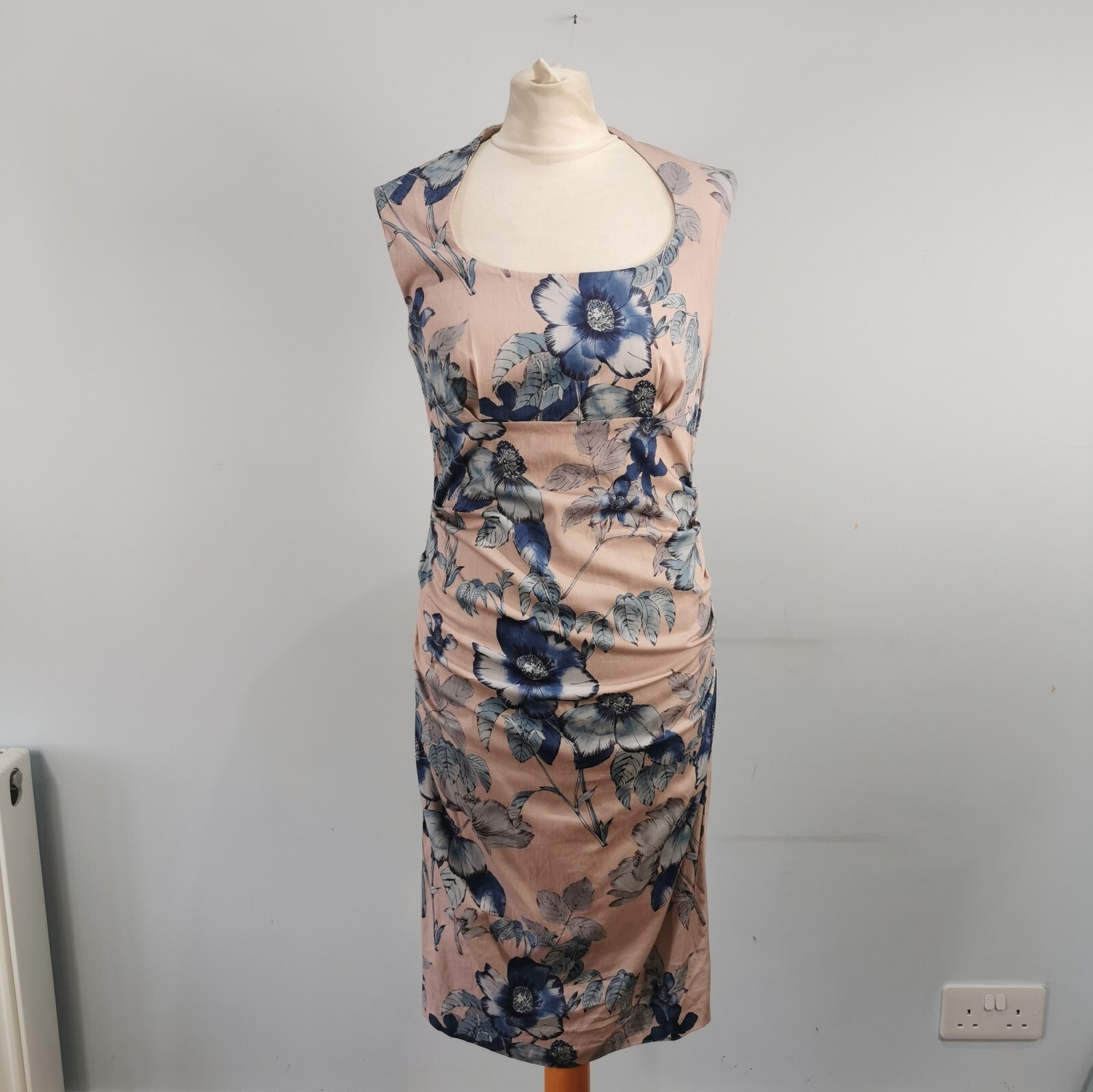 PHASE EIGHT Rapunzel Ruched Fitted Floral Pink Dress Wedding Party UK 12 Fits 10