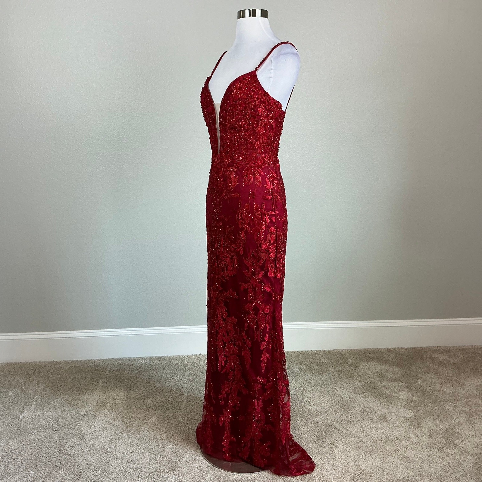 Mac Duggal 20330 Red Evening Gown Beaded Lace Sleeveless Mermaid Dress Size 12