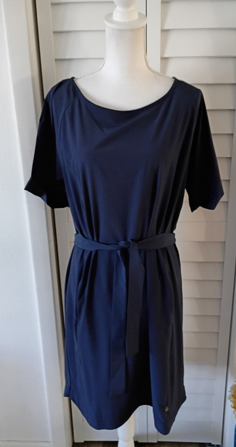 HH Helly Hansen Thalia Light Weight Wicking Stretch Navy Dress Swim Cover M