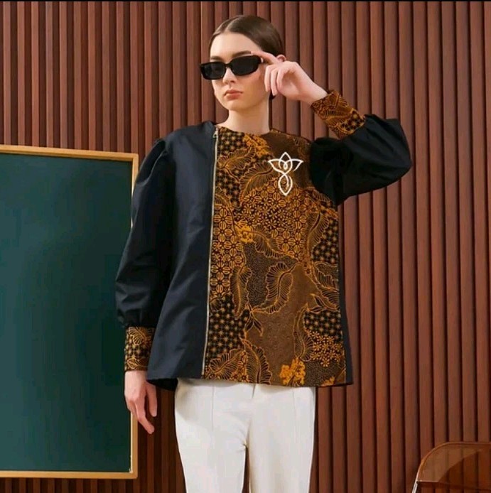 Tuzka Malva Blouse Caramel – Premium Women’s Batik Blouse