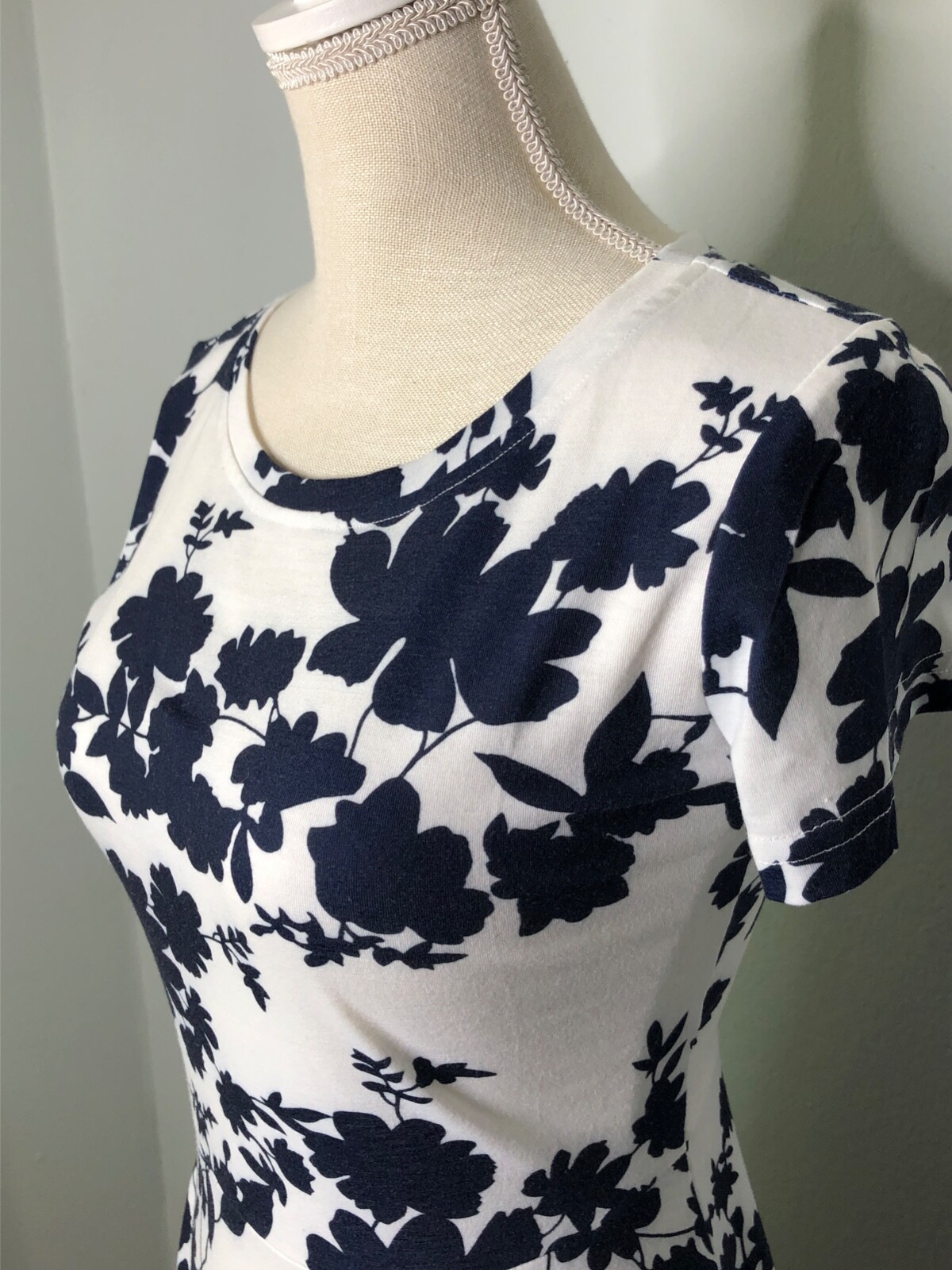 HUHOT Basic Dress Size S Stretchy A-Line Short Sleeves Floral Navy White